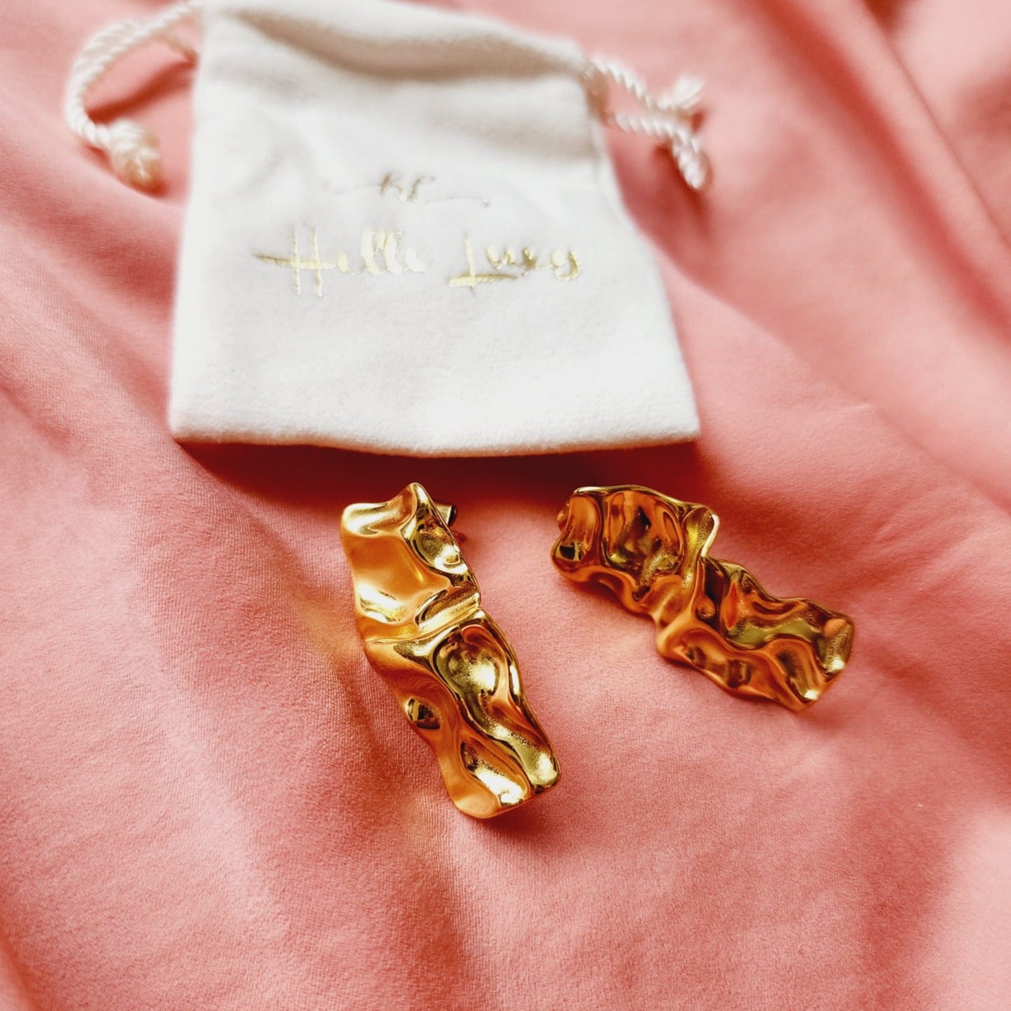 Geometric Silver earrings, bold Silver earrings, chunky rectangular earrings, two tone classy earrings, vintage two tone earrings, long lasting two tone earrings, two tone chunky earrings, two tones chunky earrings, hypoallergenic earrings, two tone everyday studs, 18k gold plated earrings, Waterproof earrings
