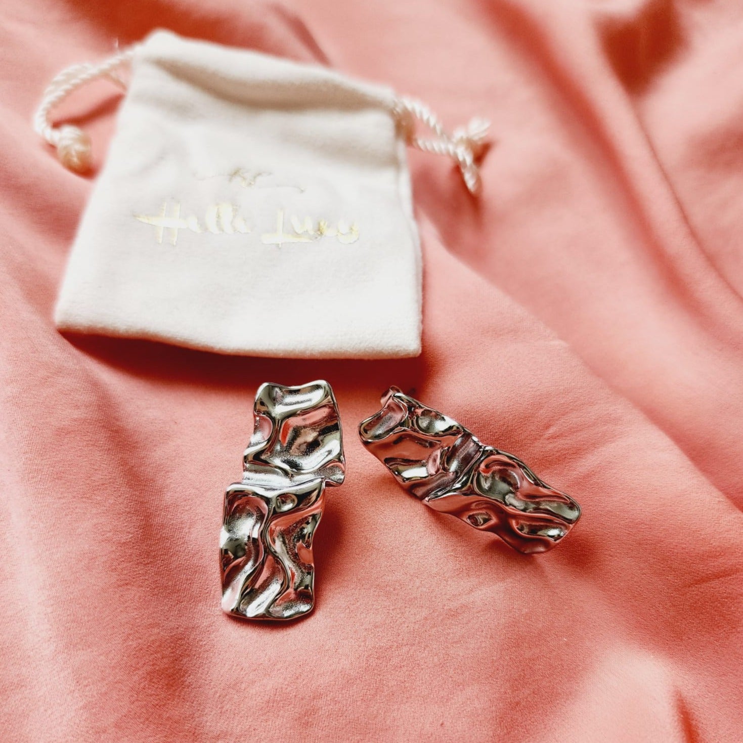Geometric Silver earrings, bold Silver earrings, chunky rectangular earrings, two tone classy earrings, vintage two tone earrings, long lasting two tone earrings, two tone chunky earrings, two tones chunky earrings, hypoallergenic earrings, two tone everyday studs, 18k gold plated earrings, Waterproof earrings