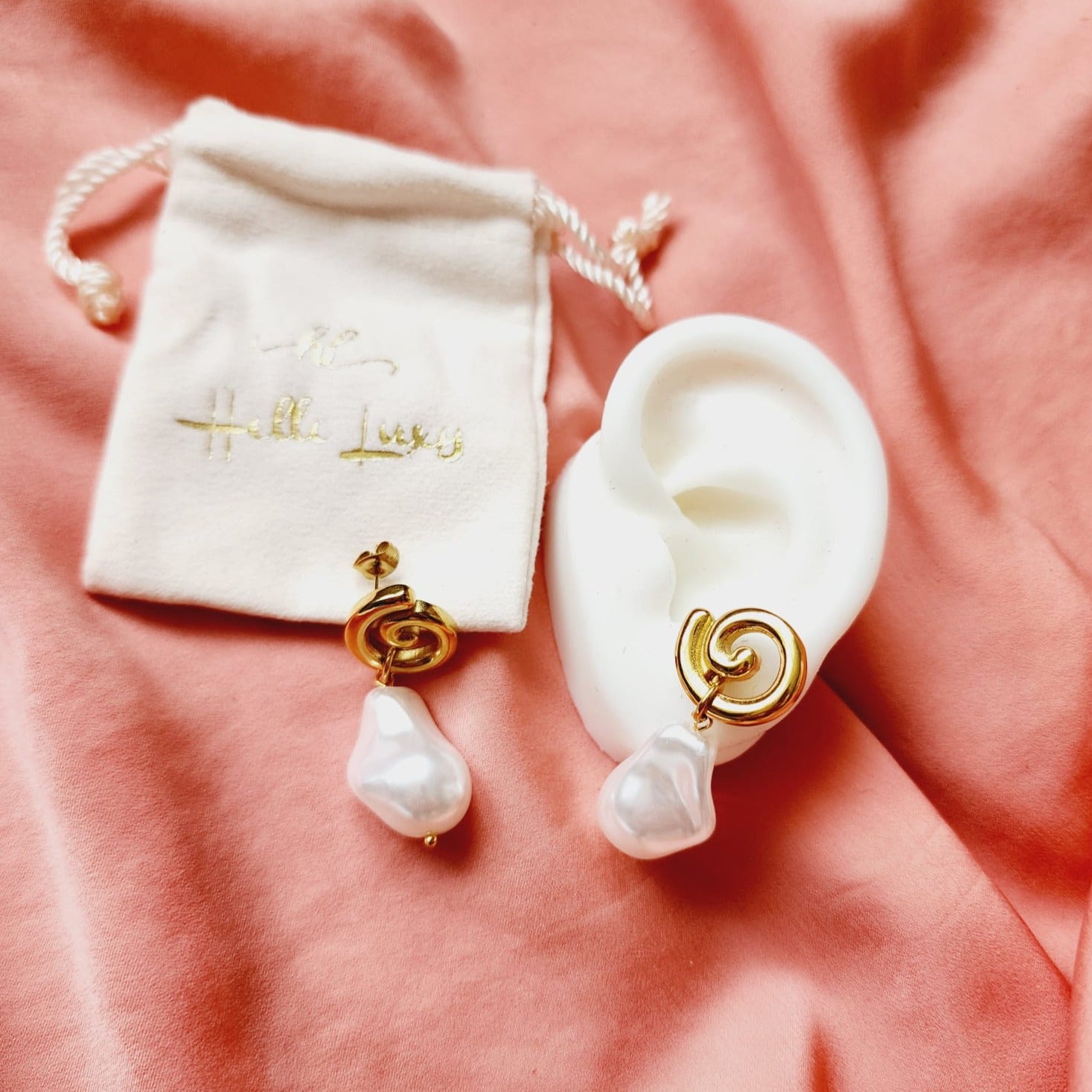 Pearl Earrings, 18k Gold Plated Earrings, Hypoallergenic Earrings, Waterproof Earrings, water resistance jewelry, Vintage Earrings, Bold Earrings, Water Resistant Earrings, Tarnish Free Earrings, Vintage Style, Vintage Earrings, tarnish free jewelry, hypoallergenic jewelry, Gift For Her, Fashion Gift for Her