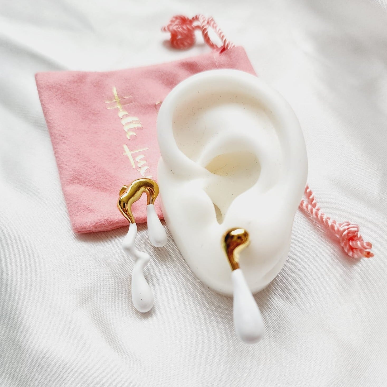 white asymmetrical pearl earrings, Pearl lava shape Earrings, Pearl Earrings, Water Resistant Earrings, 18k Gold Plated, Vintage Earrings, everyday jewelry, Pearl studs, unique pearl earrings, vintage golden pearls earrings, 18K lava shape pearl bead stainless steel asymmetrical earrings, white lava earrings