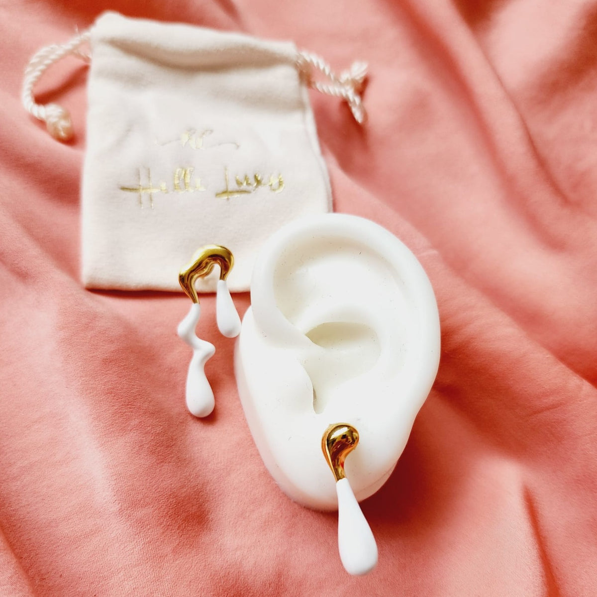 white asymmetrical pearl earrings, Pearl lava shape Earrings, Pearl Earrings, Water Resistant Earrings, 18k Gold Plated, Vintage Earrings, everyday jewelry, Pearl studs, unique pearl earrings, vintage golden pearls earrings, 18K lava shape pearl bead stainless steel asymmetrical earrings, white lava earrings