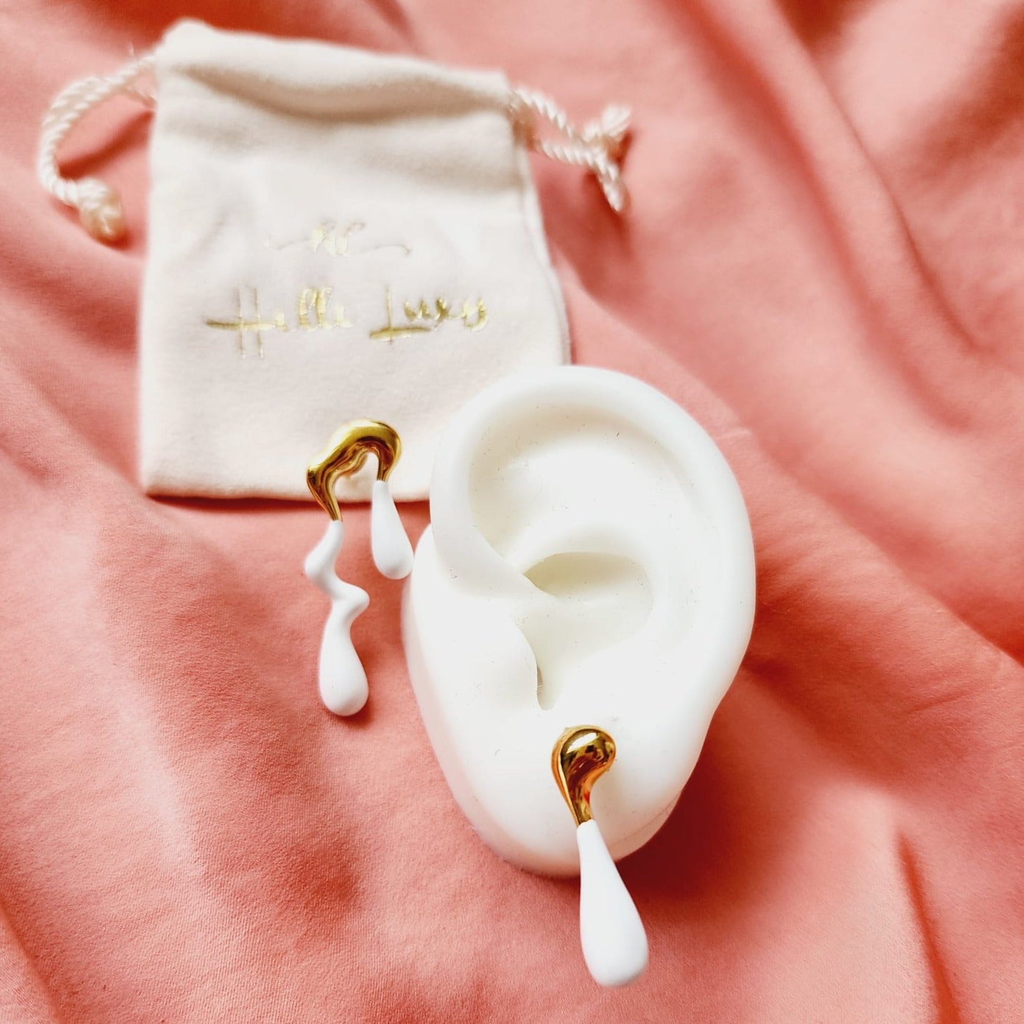 white asymmetrical pearl earrings, Pearl lava shape Earrings, Pearl Earrings, Water Resistant Earrings, 18k Gold Plated, Vintage Earrings, everyday jewelry, Pearl studs, unique pearl earrings, vintage golden pearls earrings, 18K lava shape pearl bead stainless steel asymmetrical earrings, white lava earrings