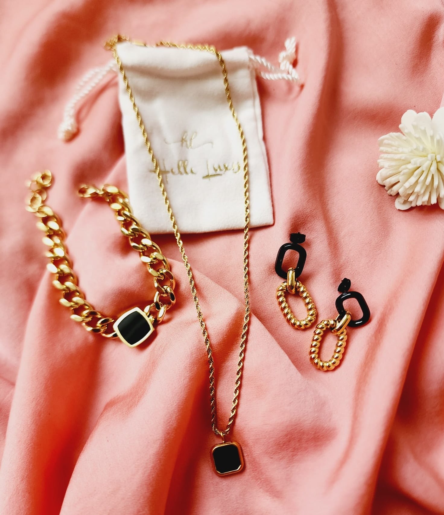 Black and gold Bracelet, Black cuban bracelet, Black Square Bracelet, Mother Pearl Bracelet, Pearl Necklace, baroque pearl necklace, herringbone necklace, Water Resistant Necklace, Water Resistant Jewelry, Water Resistant jewelry, versatile necklace, Pearl jewelry set, real pearl necklace