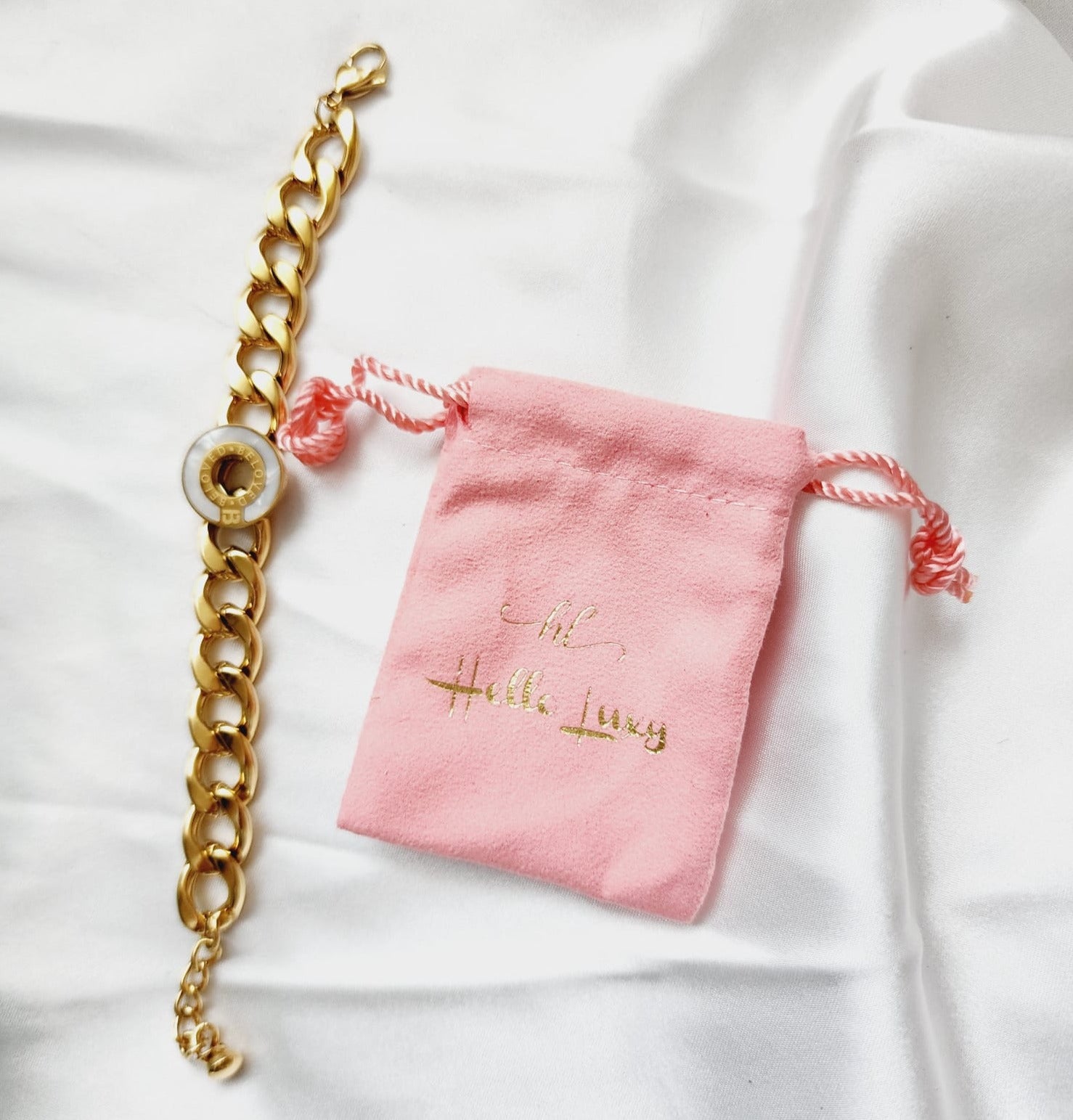 Mother Pearl Bracelet, Pearl Necklace, baroque pearl necklace, herringbone necklace, Water Resistant Necklace, Water Resistant Jewelry, Water Resistant jewelry, versatile necklace, Pearl jewelry set, real pearl necklace, pearl necklace meaning, freshwater pearl necklace, pearl necklace set