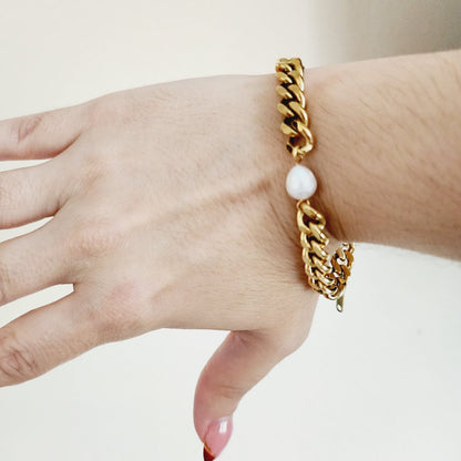 Vintage Look Water resistance Bracelet Vintage Jewelry Cuban Bracelet Vintage Bracelet Paper Link Bracelet Minimalist Jewelry Minimalist Gift for her Minimalist Gift Minimalist Bracelet Minimaliist Jewelry Luxy Envy Jewelry Luxy Envy Bracelets Luxy Envy Bracelet Luxy Envy Joyeria Fina Jewelry Gold Filled