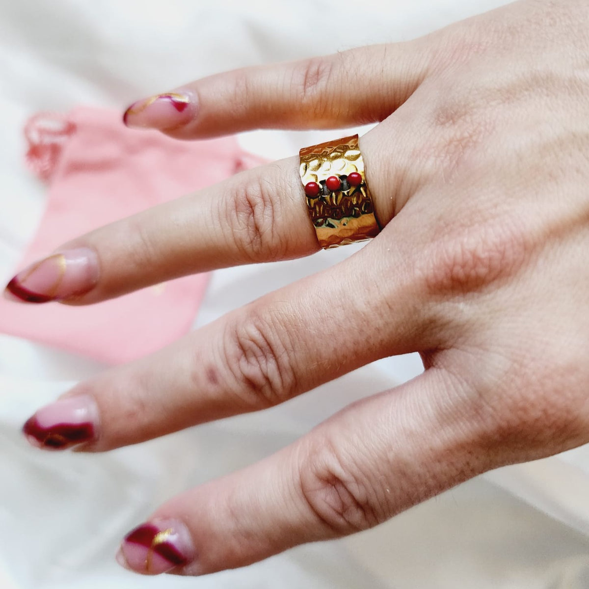 Bold red Ring, gold leaves Ring, Chunky red ring, vintage red bold ring, Adjustable Gold ring, Adjustable Gold ring, dainty leaves ring, Delicate and simple ring, chunky star ring, green gold ring, waterproof ring, hypoallergenic ring, untarnish ring, anti tarnish ring, anillo de estrellas, Water Resistant Jewelry  Water Resistant sweat resistant jewelry water resistance jewelry  Vintage Rings  Vintage Modern Rings