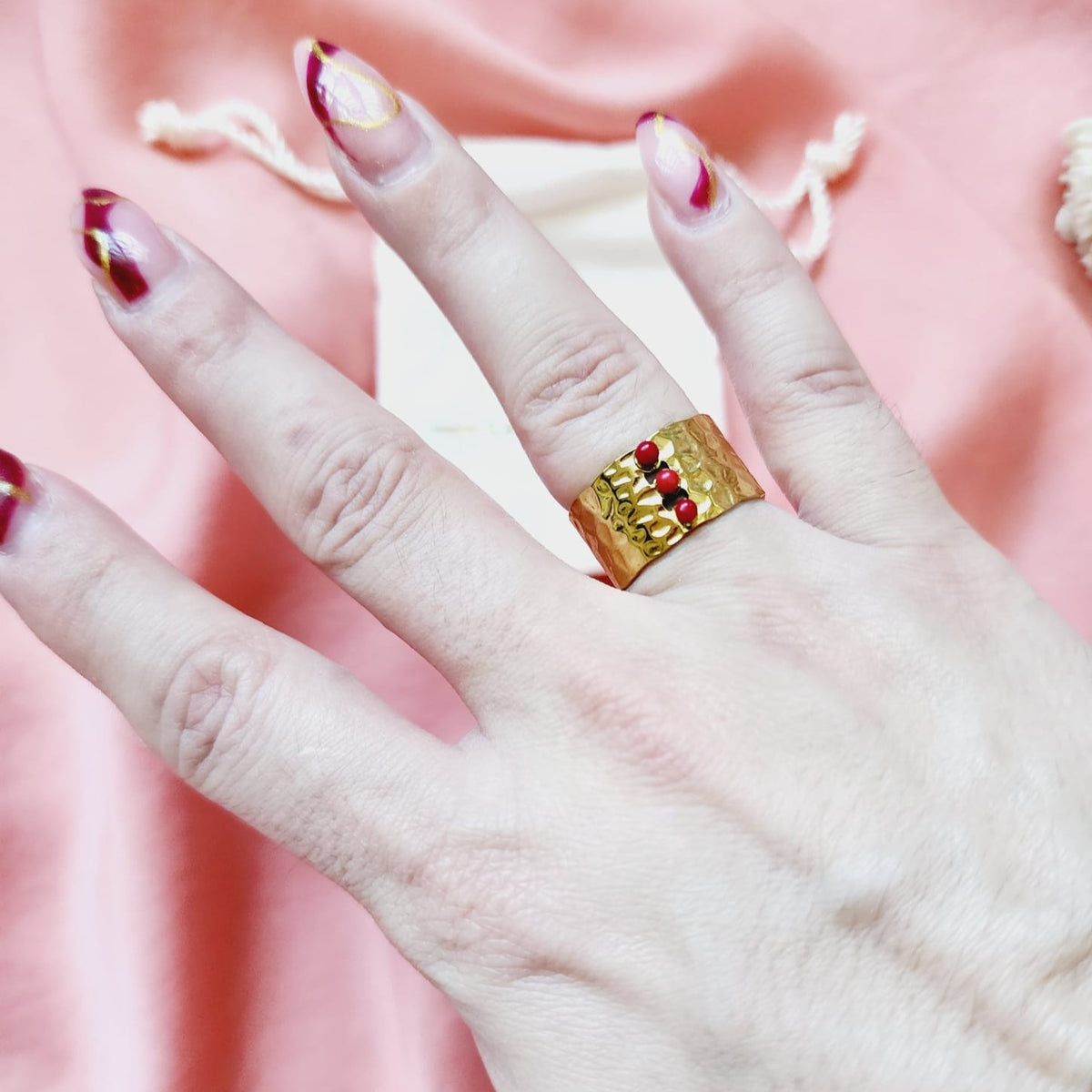 Bold red Ring, gold leaves Ring, Chunky red ring, vintage red bold ring, Adjustable Gold ring, Adjustable Gold ring, dainty leaves ring, Delicate and simple ring, chunky star ring, green gold ring, waterproof ring, hypoallergenic ring, untarnish ring, anti tarnish ring, anillo de estrellas, Water Resistant Jewelry  Water Resistant sweat resistant jewelry water resistance jewelry  Vintage Rings  Vintage Modern Rings