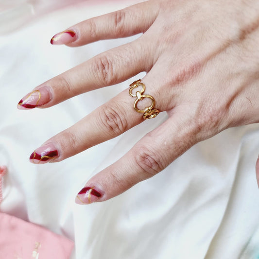 Bold Intertwined circular Ring, gold geometric Ring, Chunky circular ring, vintage circular bold ring, Adjustable geometric, Bold Intertwined leaves Ring, gold leaves Ring, Chunky leaves ring, vintage leaves bold ring, Adjustable Gold ring, dainty leaves ring, 