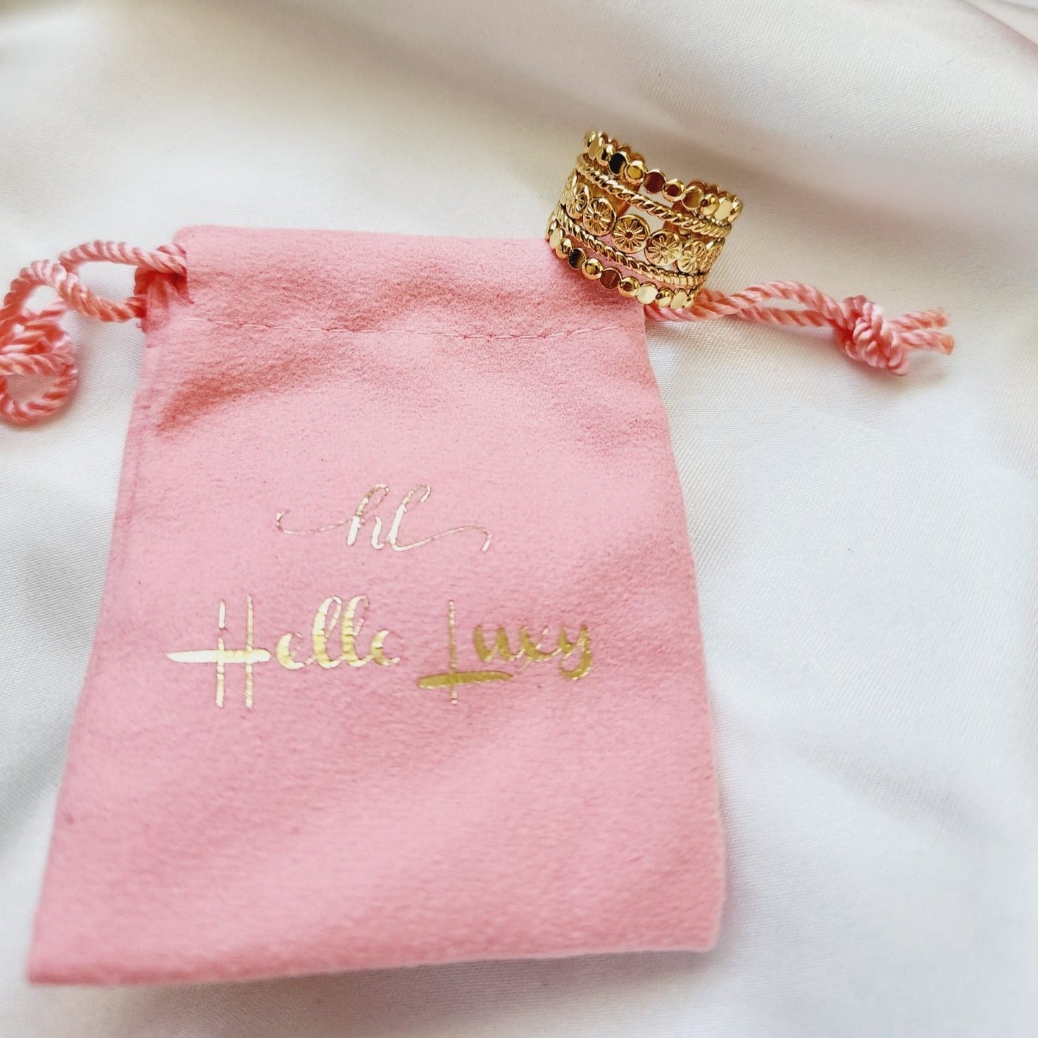 Bold Sun Ring, gold sun Ring, Chunky sun ring, vintage sun bold ring, Adjustable Gold ring, Adjustable Gold ring, dainty leaves ring, Delicate and simple ring, chunky star ring, green gold ring, waterproof ring, hypoallergenic ring, untarnish ring, anti tarnish ring, anillo de estrellas, Water Resistant Jewelry  Water Resistant sweat resistant jewelry water resistance jewelry  Vintage Rings  Vintage Modern Rings  tarnish free jewelry