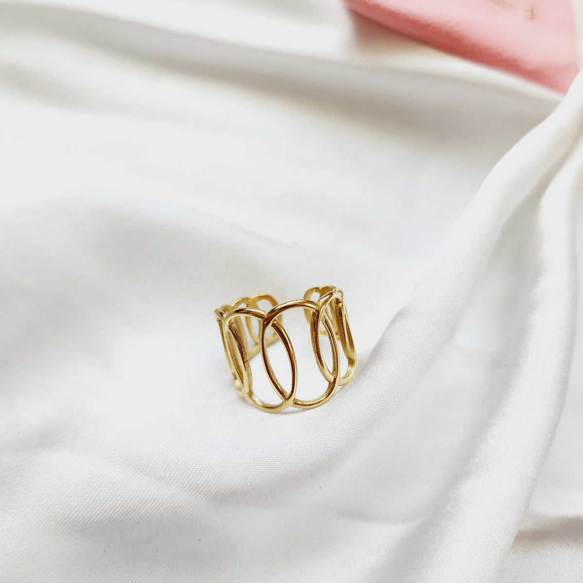 Bold Sun Ring, gold sun Ring, Chunky sun ring, vintage sun bold ring, Adjustable Gold ring, Adjustable Gold ring, dainty leaves ring, Delicate and simple ring, chunky star ring, green gold ring, waterproof ring, hypoallergenic ring, untarnish ring, anti tarnish ring, anillo de estrellas, Water Resistant