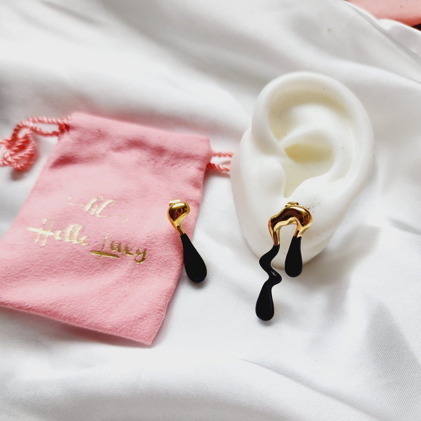 Black asymmetrical pearl earrings,  Black lava shape Earrings, Black Earrings, asymmetrical Black earrings,  Black lava shape Earrings, Gold and Black Earrings, Water Resistant Earrings, 18k Gold Plated, Vintage Earrings, everyday jewelry, Pearl studs, unique pearl earrings, vintage golden pearls earrings, 18K lava shape pearl bead stainless steel asymmetrical earrings