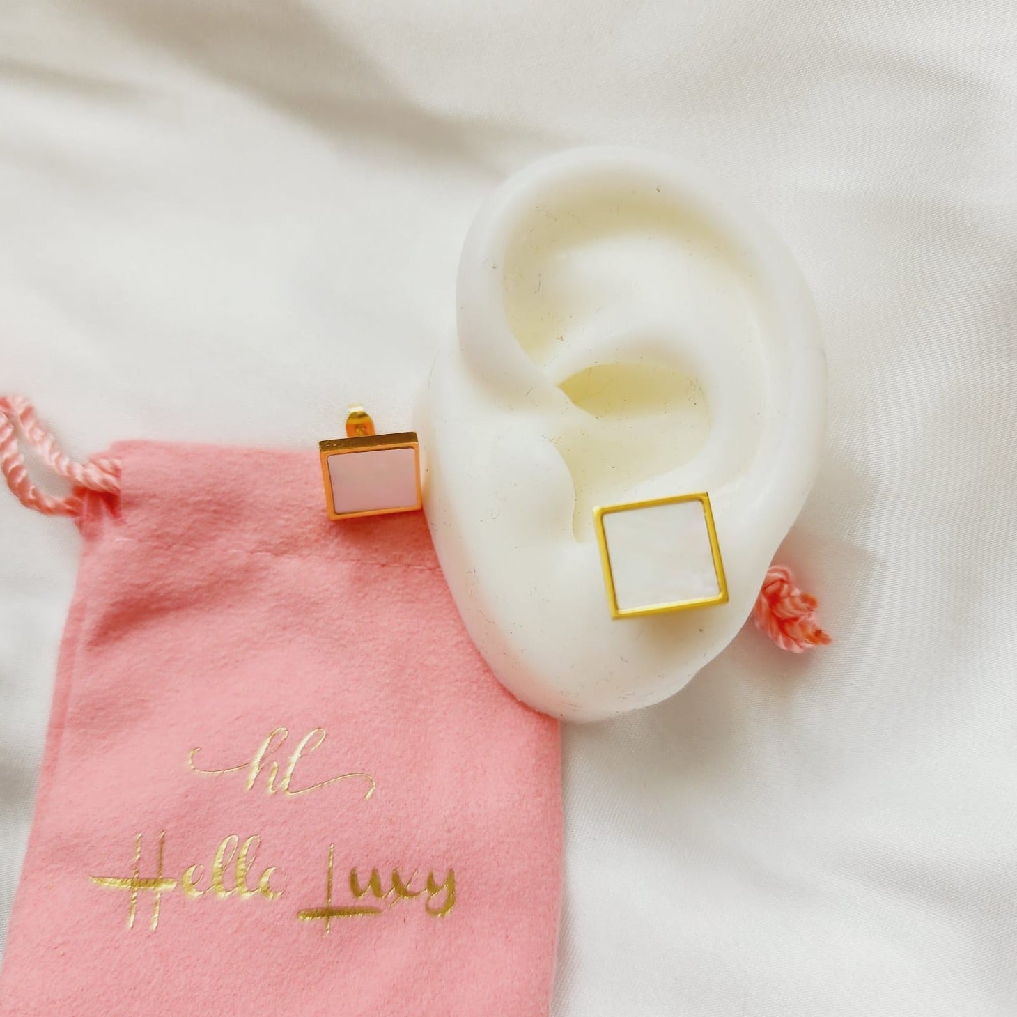 Vintage studs, Bold Circular Studs, Bold pearl studs, hypoallergenic earrings, 18k gold plated earrings, Waterproof earrings, Silver and gold, Durable earrings, Elegant earrings, Timeless design, aesthetic earrings, timeless earrings, stylish earrings, Versatile jewelry, Bold Earrings, Bold studs, chunky studs, chunky earrings