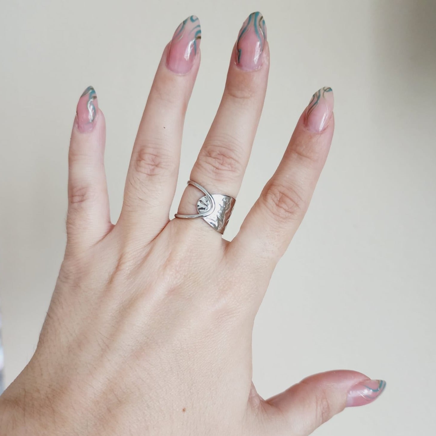 Bold Intertwined Silver Ring, Adjustable Silver Ring, Chunky Silver ring, Adjustable bold ring, Adjustable Gold ring, Emerald ring, Star ring, Adjustable bold ring, Adjustable Gold ring, Delicate and simple ring, chunky star ring, green gold ring, waterproof ring, hypoallergenic ring, untarnish ring