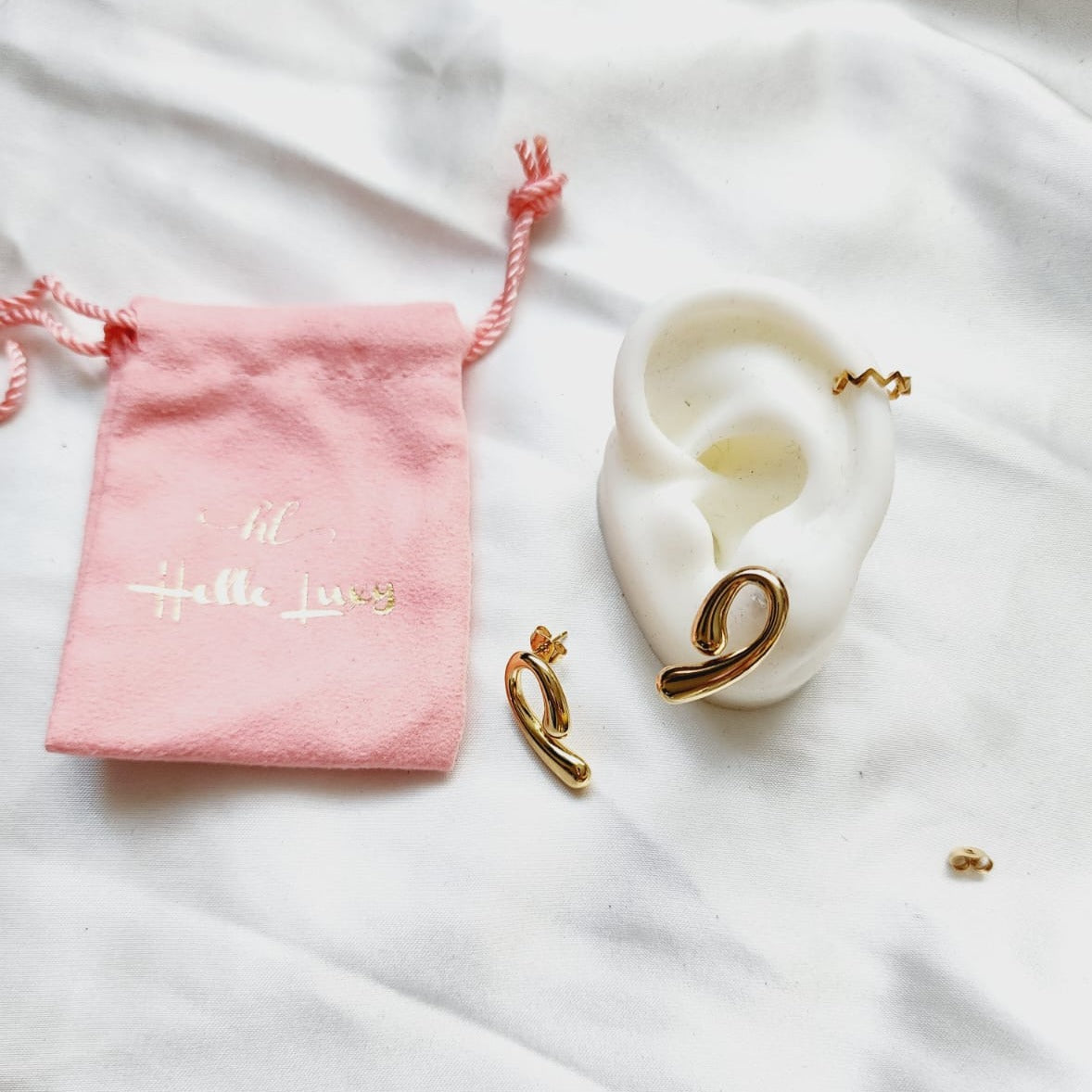 Lightweight hoops, Small Abstract hoops, abstract hoop earrings, hearts silver earrings, hearts silver medium earrings, Silver classy earrings, hearts earrings, self love earrings, silver chunky hearts earrings, two tones chunky earrings, hypoallergenic earrings, two tone everyday hoops, 18k gold plated earrings, Waterproof earrings, Silver and gold earrings, Durable earrings, Elegant earrings, Timeless design, aesthetic earrings, timeless earrings, Stylish jewelry, stylish earrings