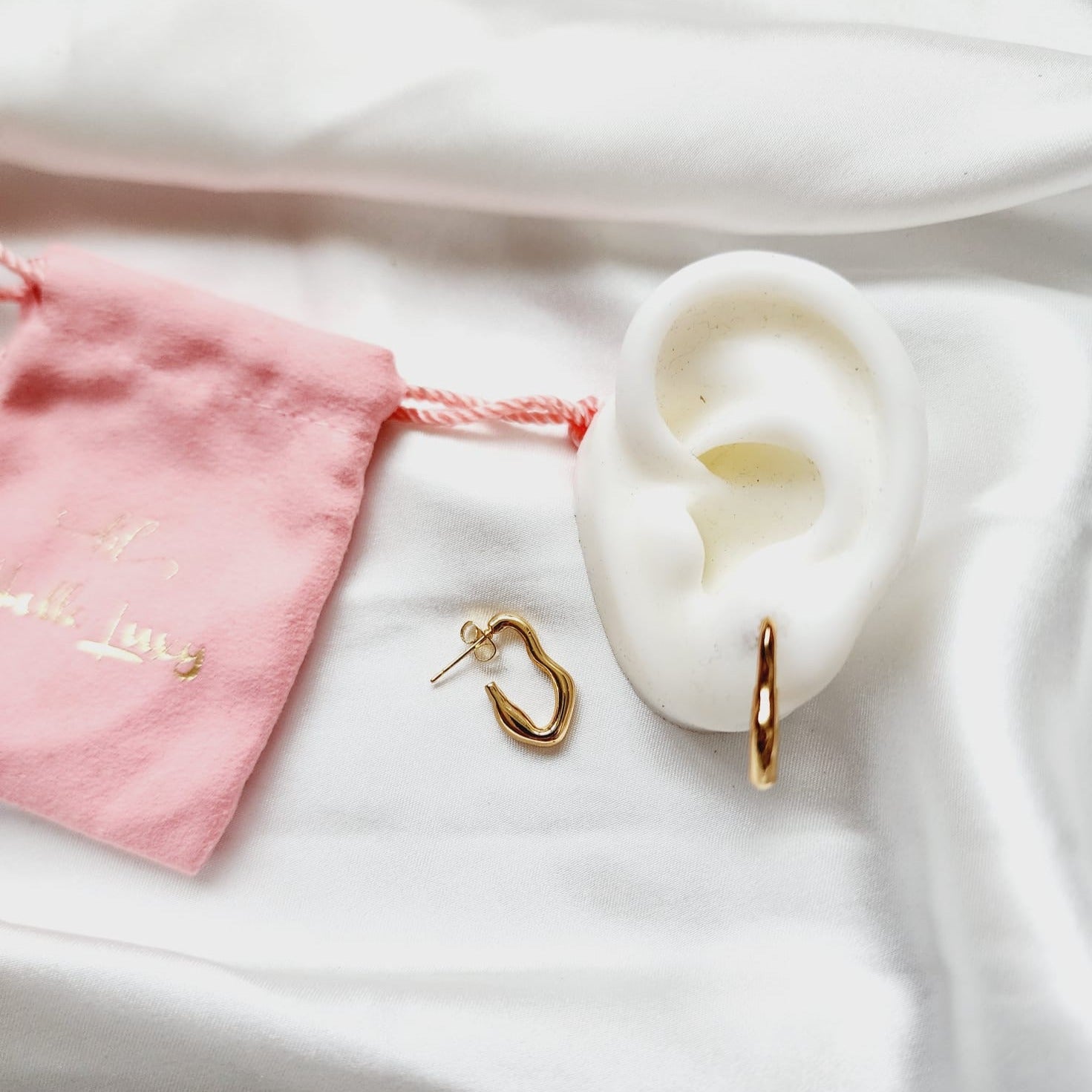 Lightweight hoops, Small Abstract hoops, abstract hoop earrings, hearts silver earrings, hearts silver medium earrings, Silver classy earrings, hearts earrings, self love earrings, silver chunky hearts earrings, two tones chunky earrings, hypoallergenic earrings, two tone everyday hoops, 18k gold plated earrings, Waterproof earrings, Silver and gold earrings, Durable earrings, Elegant earrings, Timeless design, aesthetic earrings, timeless earrings, Stylish jewelry, stylish earrings