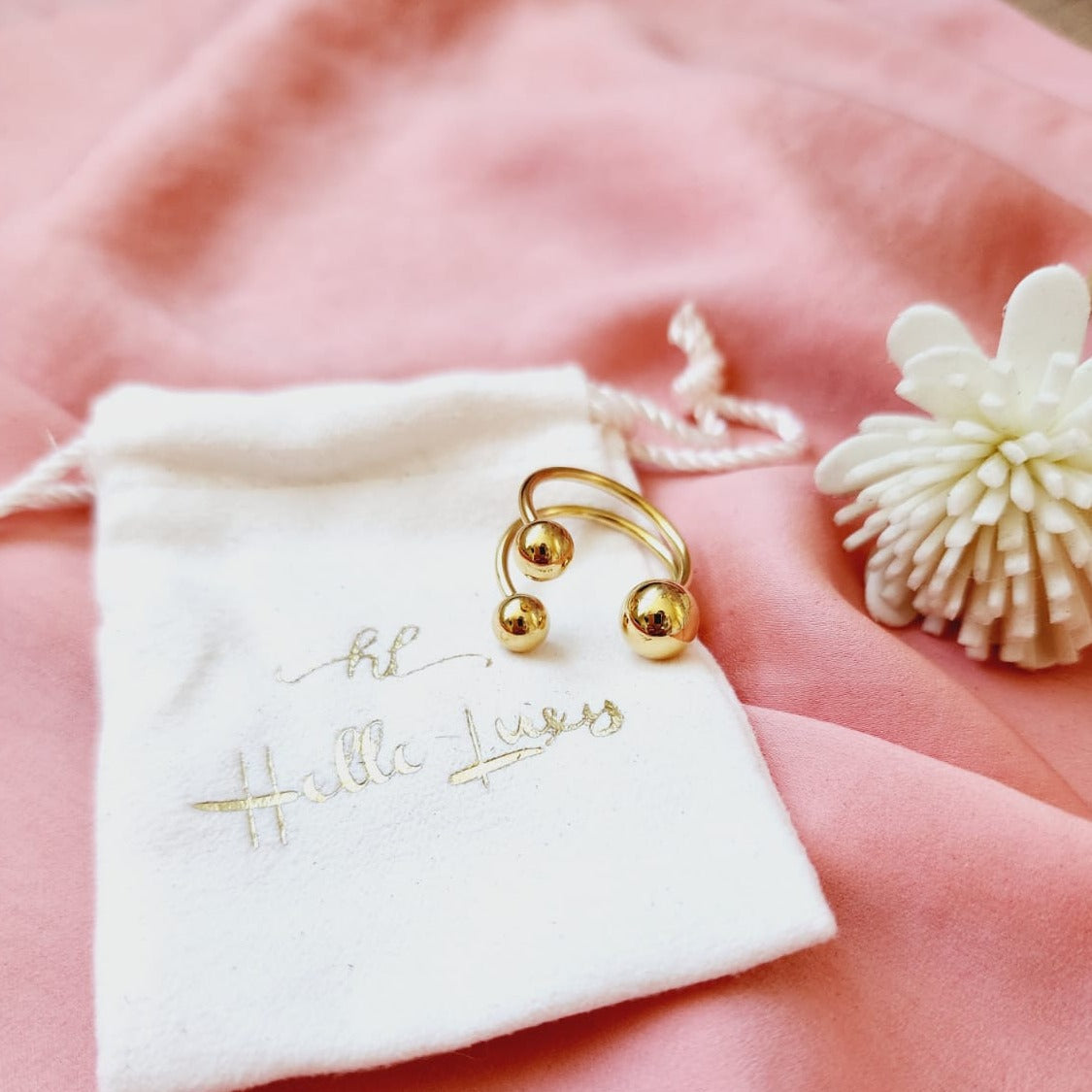 Spiral Ball Ring, Spiral Ball double tone ring, double tone ring, chunky silver and gold ring, promise ring, bold double tone ring, valentine gift, jewelry gift for valentines, love ring, love jewelry, gift for wife, gift for friend, friendship gifts, self love ring, amor propio anillo