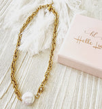 Baroque Pearls necklace, pearl necklace, lock necklace, pearls and lock necklace,  Vintage Style, Elegant Mother of Pearl Geometric Gold Necklace, Handcrafted Geometric Gold Necklace with Mother of Pearl, Timeless Mother of Pearl Pendant Necklace in Gold,   Vintage Set  Vintage Outfit  Vintage Necklaces