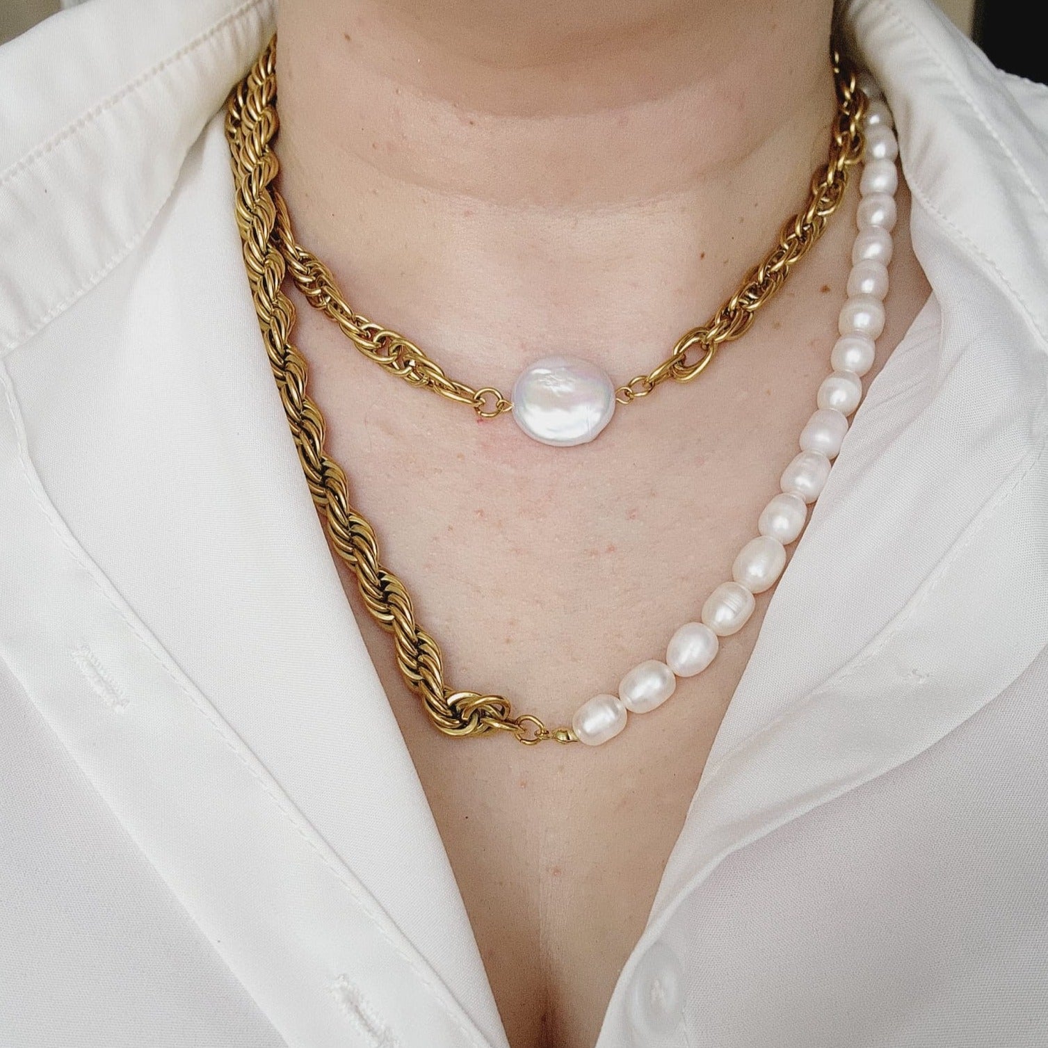 Baroque Pearls necklace, pearl necklace, lock necklace, pearls and lock necklace,  Vintage Style, Elegant Mother of Pearl Geometric Gold Necklace, Handcrafted Geometric Gold Necklace with Mother of Pearl, Timeless Mother of Pearl Pendant Necklace in Gold,   Vintage Set  Vintage Outfit  Vintage Necklaces