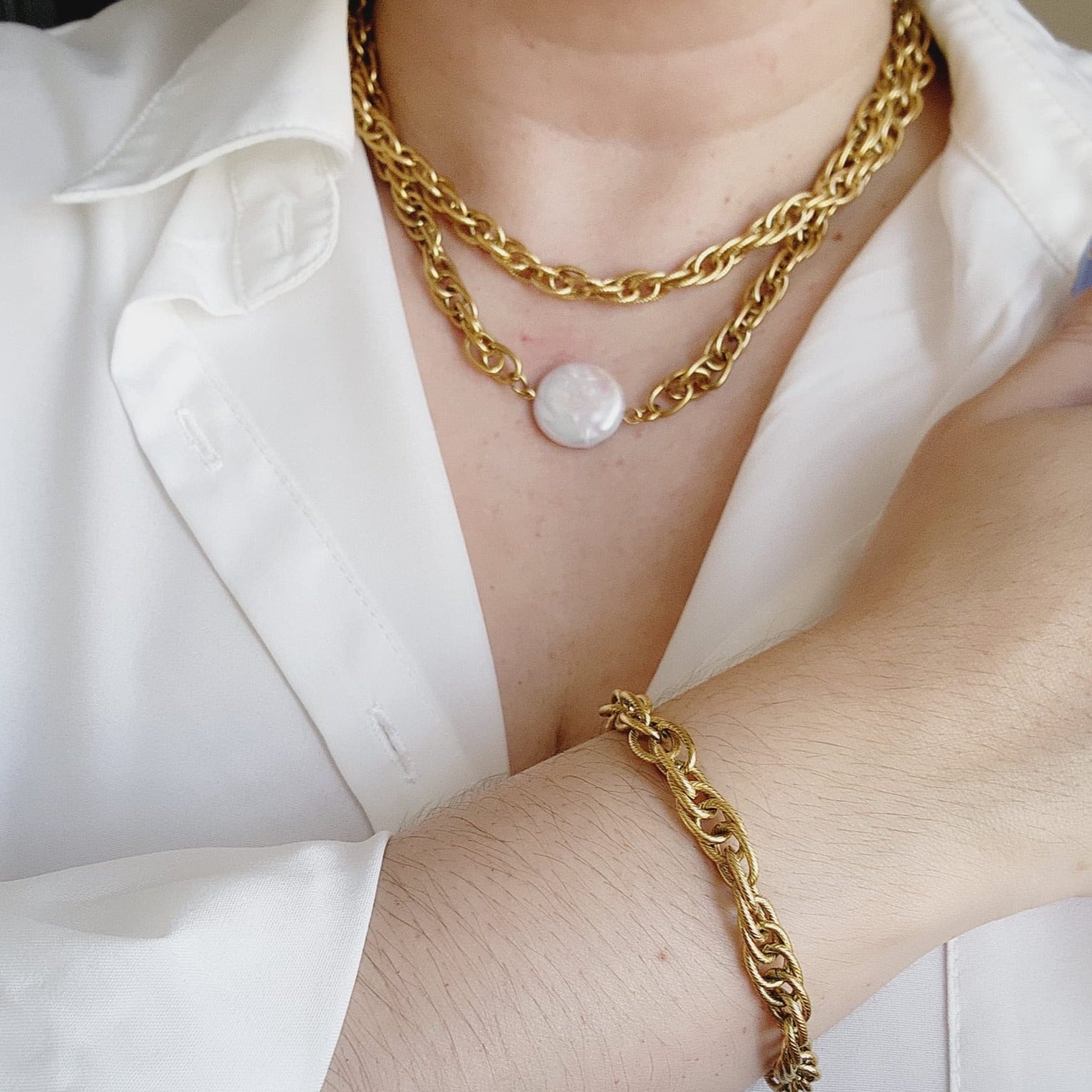Baroque Pearls necklace, pearl necklace, lock necklace, pearls and lock necklace,  Vintage Style, Elegant Mother of Pearl Geometric Gold Necklace, Handcrafted Geometric Gold Necklace with Mother of Pearl, Timeless Mother of Pearl Pendant Necklace in Gold,   Vintage Set  Vintage Outfit  Vintage Necklaces