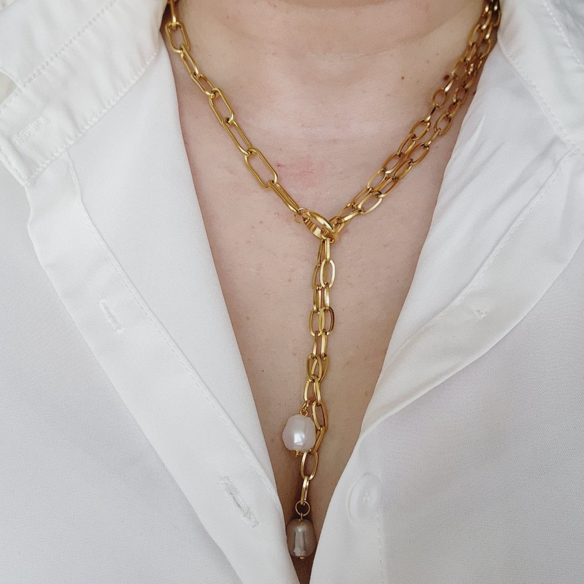 Baroque Pearls necklace, pearl necklace, lock necklace, pearls and lock necklace,  Vintage Style, Elegant Mother of Pearl Geometric Gold Necklace, Handcrafted Geometric Gold Necklace with Mother of Pearl, Timeless Mother of Pearl Pendant Necklace in Gold,   Vintage Set  Vintage Outfit  Vintage Necklaces