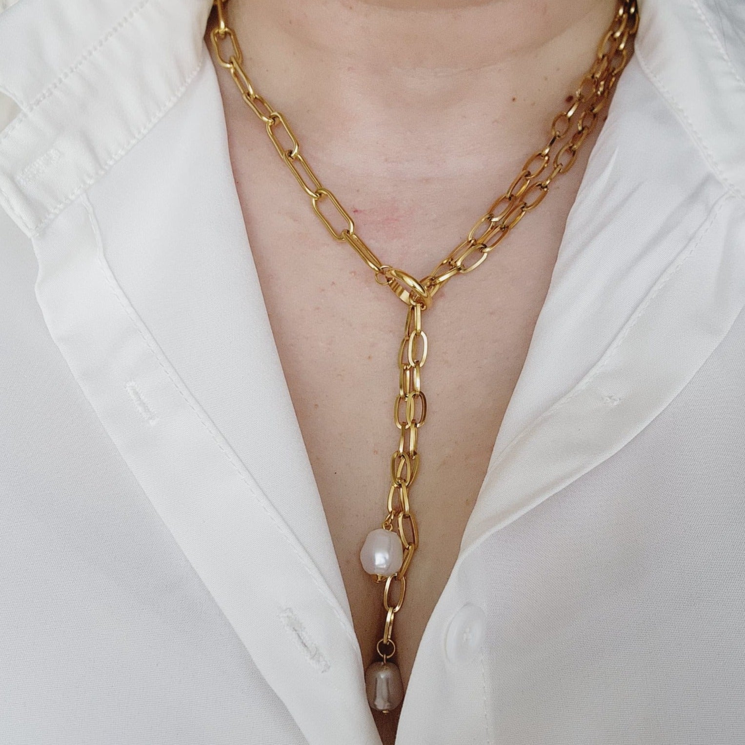 Baroque Pearls necklace, pearl necklace, lock necklace, pearls and lock necklace,  Vintage Style, Elegant Mother of Pearl Geometric Gold Necklace, Handcrafted Geometric Gold Necklace with Mother of Pearl, Timeless Mother of Pearl Pendant Necklace in Gold,   Vintage Set  Vintage Outfit  Vintage Necklaces