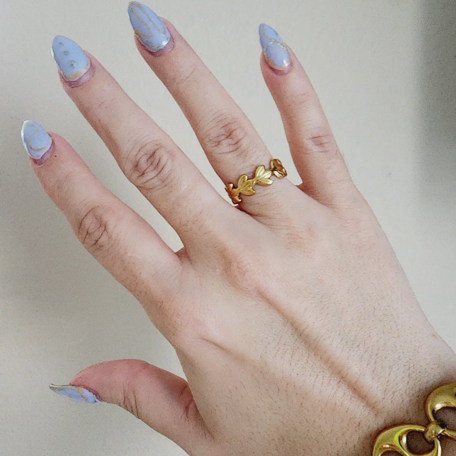 Bold leaves Ring, gold leaves Ring, Chunky leaves ring, vintage leaves bold ring, Adjustable Gold ring, dainty leaves ring, Delicate and simple ring, chunky star ring, green gold ring, waterproof ring, hypoallergenic ring, untarnish ring, anti tarnish ring, anillo de estrellas, Water Resistant Jewelry