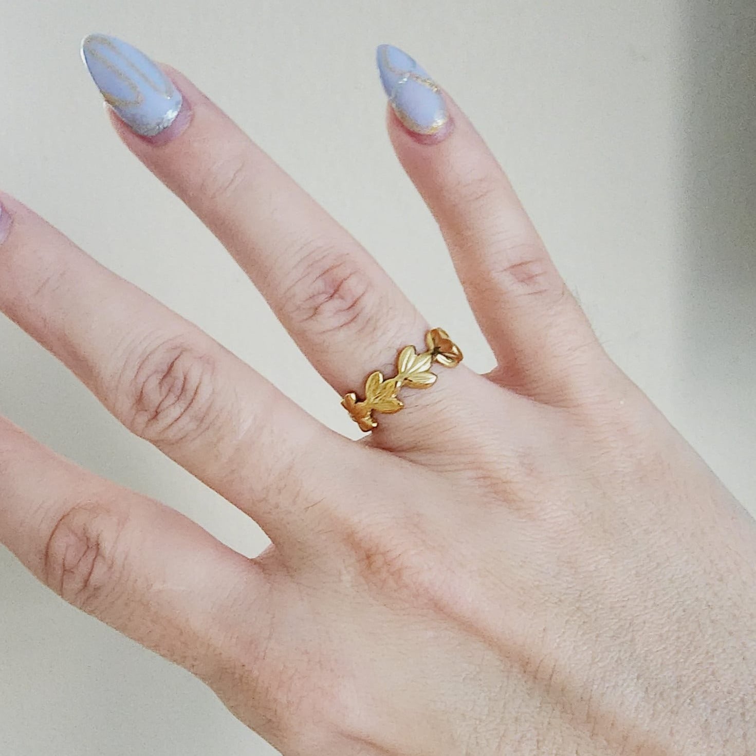 Bold leaves Ring, gold leaves Ring, Chunky leaves ring, vintage leaves bold ring, Adjustable Gold ring, dainty leaves ring, Delicate and simple ring, chunky star ring, green gold ring, waterproof ring, hypoallergenic ring, untarnish ring, anti tarnish ring, anillo de estrellas, Water Resistant Jewelry