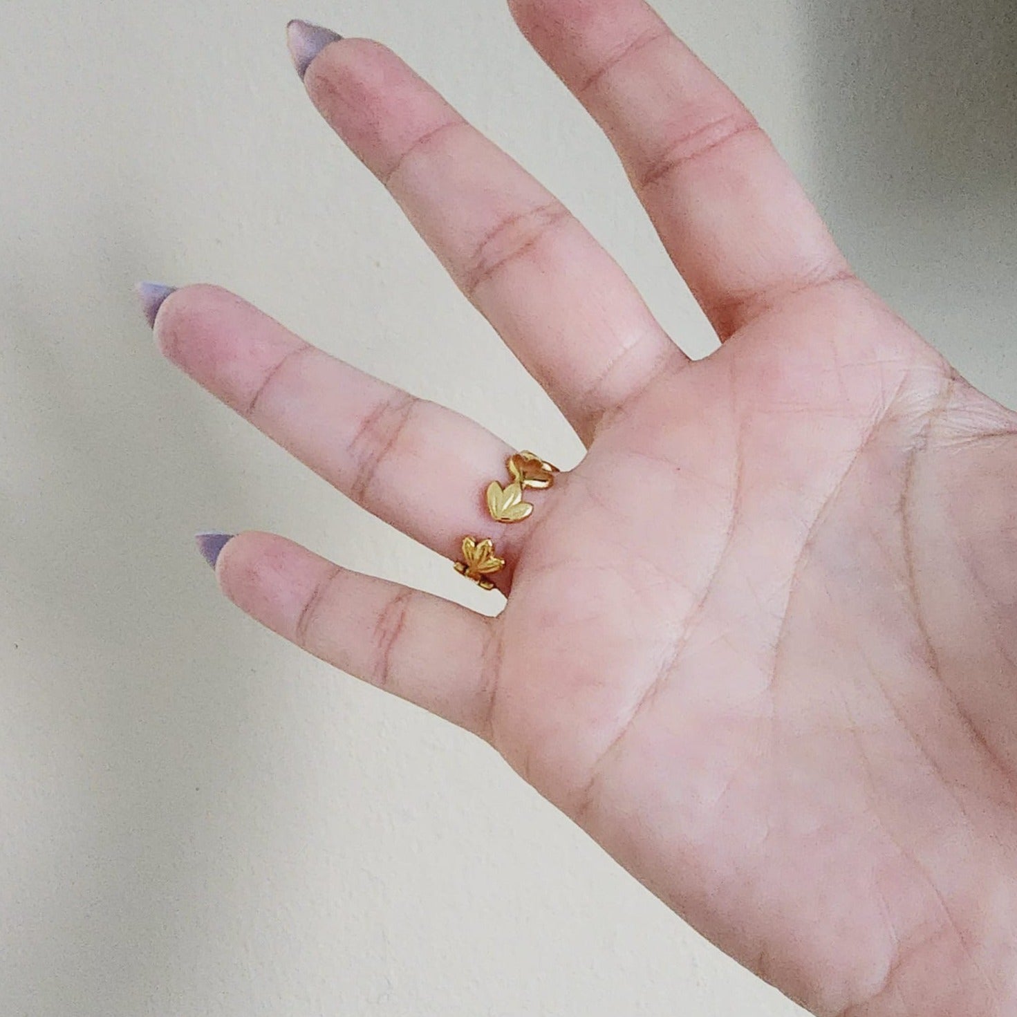 Bold leaves Ring, gold leaves Ring, Chunky leaves ring, vintage leaves bold ring, Adjustable Gold ring, dainty leaves ring, Delicate and simple ring, chunky star ring, green gold ring, waterproof ring, hypoallergenic ring, untarnish ring, anti tarnish ring, anillo de estrellas, Water Resistant Jewelry