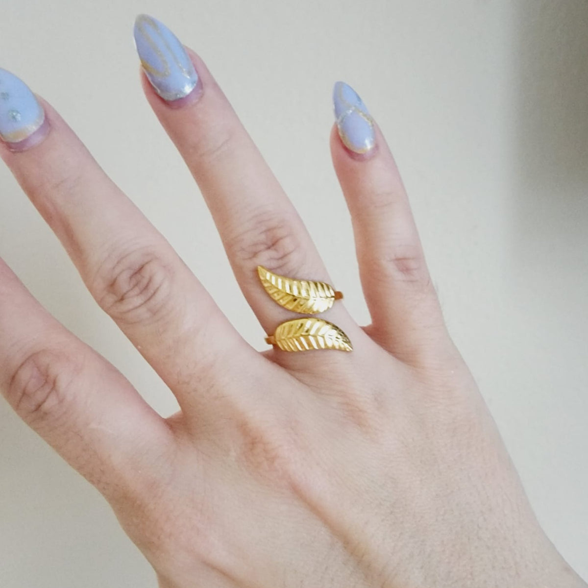 Bold leaves Ring, gold leaves Ring, Chunky leaves ring, vintage leaves bold ring, Adjustable Gold ring, dainty leaves ring, Delicate and simple ring, chunky star ring, green gold ring, waterproof ring, hypoallergenic ring, untarnish ring, anti tarnish ring, anillo de estrellas, Water Resistant Jewelry