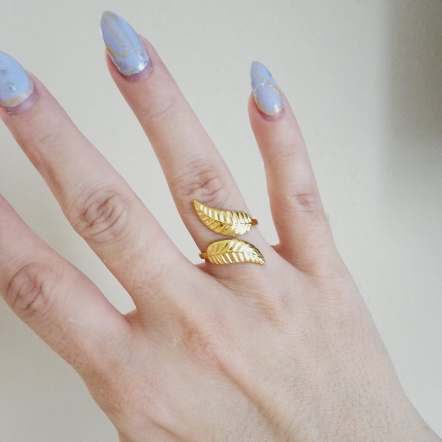 Bold leaves Ring, gold leaves Ring, Chunky leaves ring, vintage leaves bold ring, Adjustable Gold ring, dainty leaves ring, Delicate and simple ring, chunky star ring, green gold ring, waterproof ring, hypoallergenic ring, untarnish ring, anti tarnish ring, anillo de estrellas, Water Resistant Jewelry