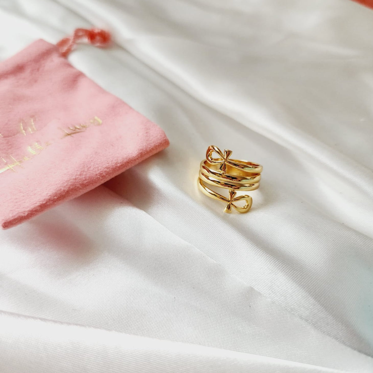 Bold Intertwined cross Ring, gold cross Ring, Chunky cross ring, vintage religious bold ring, Adjustable Gold ring polish cross ring, Delicate and simple ring, chunky star ring, green gold ring, waterproof ring, hypoallergenic ring, untarnish ring, anti tarnish ring, anillo de estrellas, Water Resistant Jewelry  Water Resistant sweat resistant jewelry water resistance jewelry