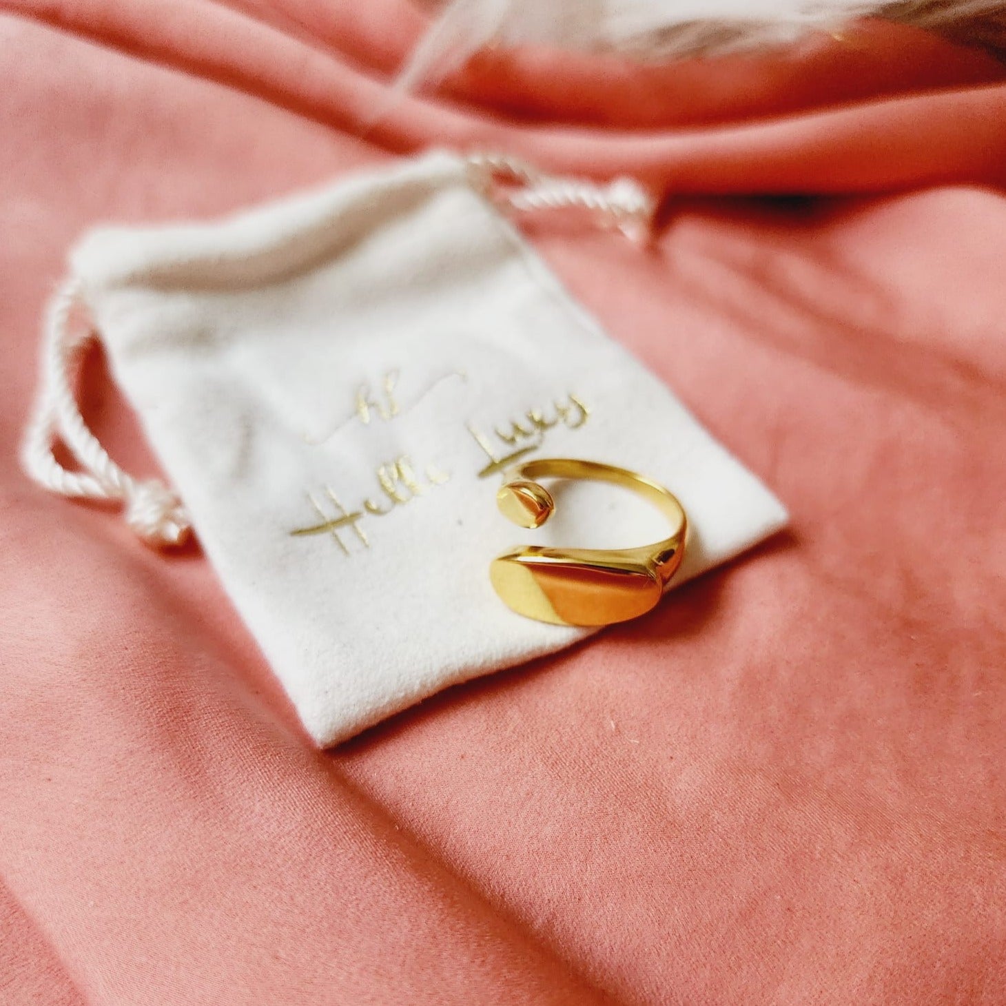Stackable delicate Ring, gold geometric Ring, delicate dainty ring, vintage geometric ring, Adjustable Gold ring, polish cross ring, Delicate and simple ring, chunky star ring, green gold ring, waterproof ring, hypoallergenic ring, untarnish ring, anti tarnish ring, anillo de estrellas, Water Resistant Jewelry