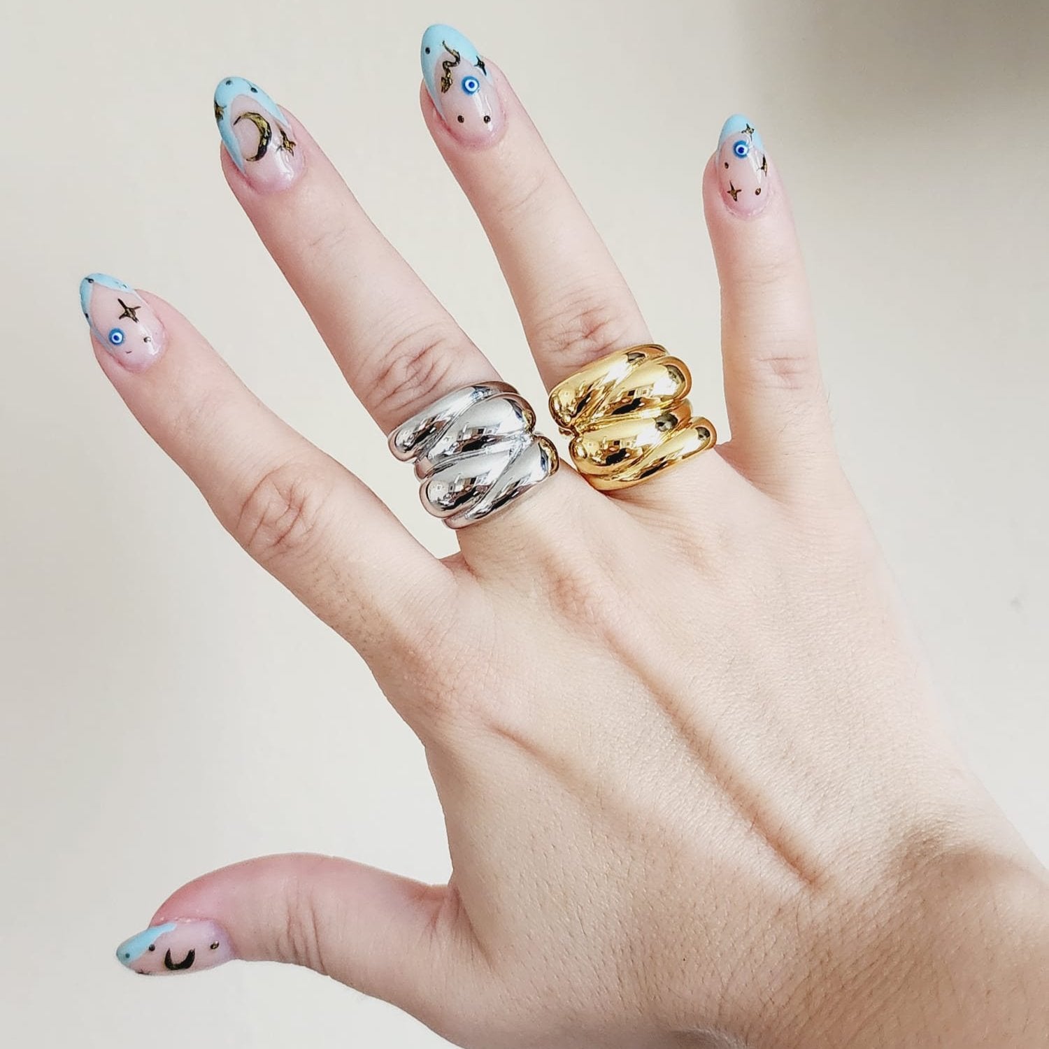 Bold Double Bubble glossy Ring, Chunky ring, Double tone bold ring, bold ring, bold double tone ring, valentine gift, jewelry gift for valentines, love ring, love jewelry, gift for wife, gift for friend, friendship gifts, self love ring, amor propio anillo, anillo de corazon, waterproof ring, waterproof jewelry, timeless jewelry, timeless ring, gift for girlfriend, soulmate ring, elegant ring, classy ring, dainty ring, everyday ring, must have ring, must have jewelry