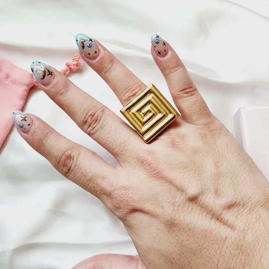 Maze Statement glossy Ring, Geometrical Statement ring, Square bold ring, labyrinth bold ring, bold double tone ring, valentine gift, jewelry gift for valentines, love ring, love jewelry, gift for wife, gift for friend, friendship gifts, self love ring, amor propio anillo, anillo de corazon, waterproof ring, waterproof jewelry, timeless jewelry, timeless ring, gift for girlfriend, soulmate ring, elegant ring, classy ring, dainty ring, everyday ring, must have ring, must have jewelry