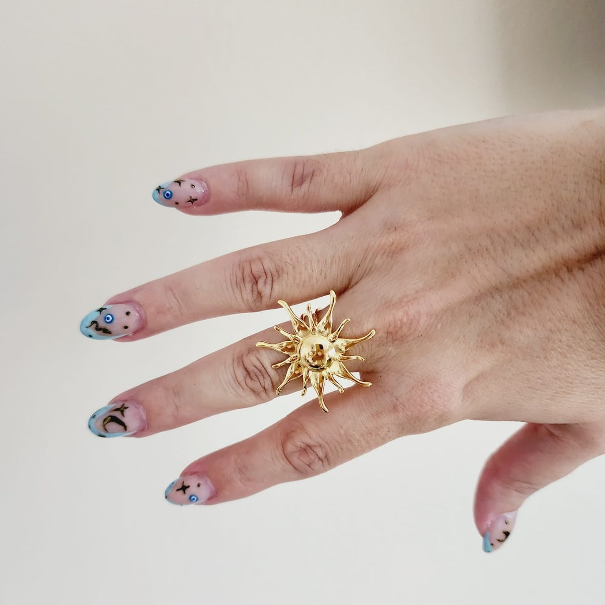 Bold Sun Ring, gold sun Ring, Chunky sun ring, vintage sun bold ring, Adjustable Gold ring, Adjustable Gold ring, dainty leaves ring, Delicate and simple ring, chunky star ring, green gold ring, waterproof ring, hypoallergenic ring, untarnish ring, anti tarnish ring, anillo de estrellas, Water Resistant Jewelry  Water Resistant sweat resistant jewelry water resistance jewelry  Vintage Rings