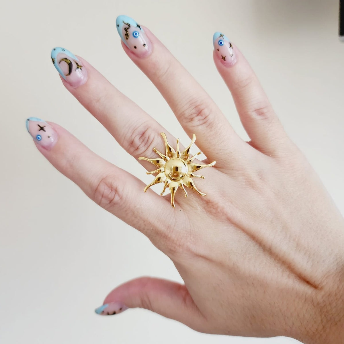 Bold Sun Ring, gold sun Ring, Chunky sun ring, vintage sun bold ring, Adjustable Gold ring, Adjustable Gold ring, dainty leaves ring, Delicate and simple ring, chunky star ring, green gold ring, waterproof ring, hypoallergenic ring, untarnish ring, anti tarnish ring, anillo de estrellas, Water Resistant Jewelry  Water Resistant sweat resistant jewelry water resistance jewelry  Vintage Rings