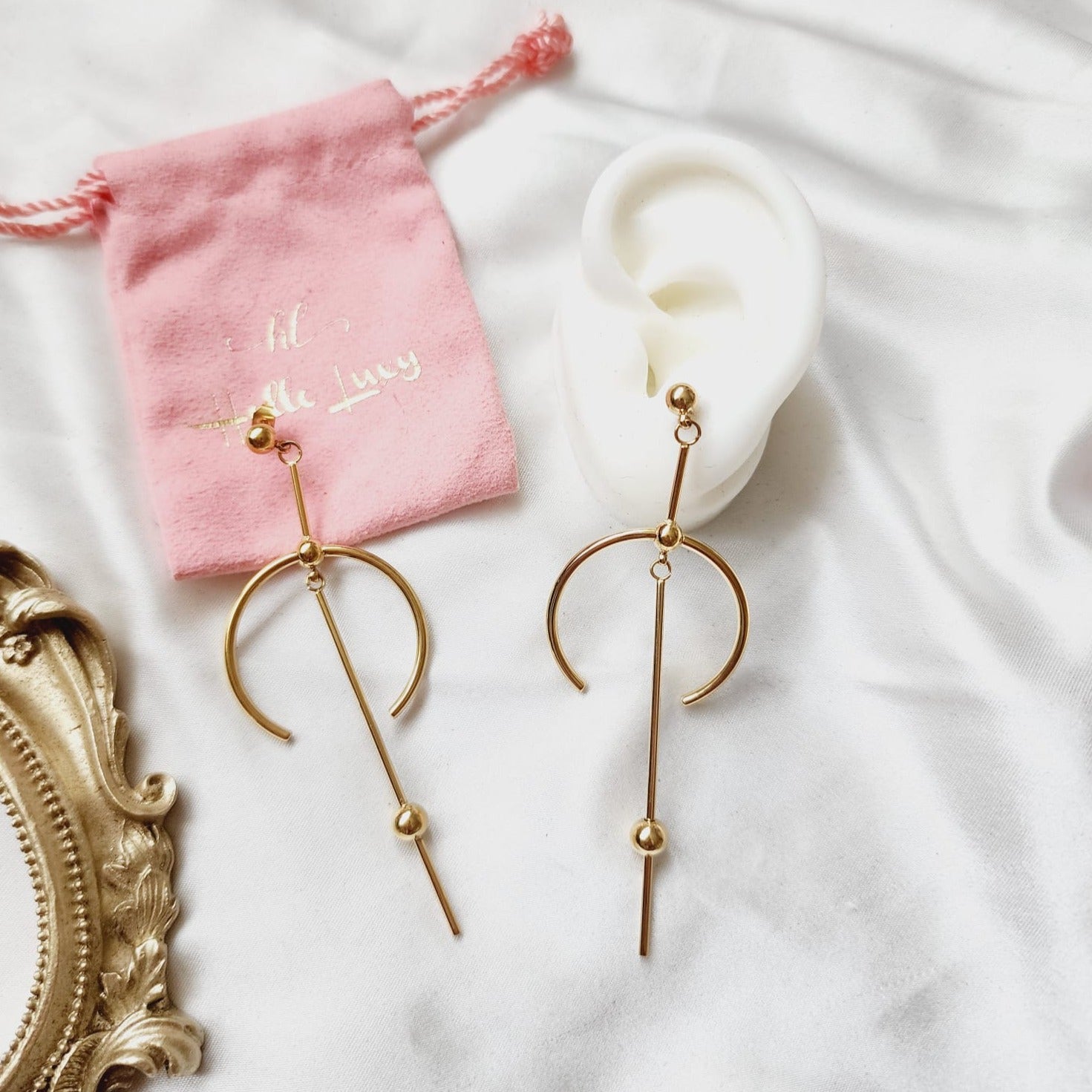 Unique Gemetric Earrings, Golden egypcian Earrings, Edgy Water Resistant Earrings, 18k Gold Plated, Vintage Earrings, Geometric lightweight earrings, Hypoallergenic Earrings, Waterproof Earrings, water resistance jewelry, Vintage Earrings, Bold Earrings, Water Resistant Earrings, Tarnish Free Earrings, Vintage Style, Vintage Earrings, tarnish free jewelry, hypoallergenic jewelry, Gift For Her, Fashion Gift for Her, Doctor Gift for Christmas