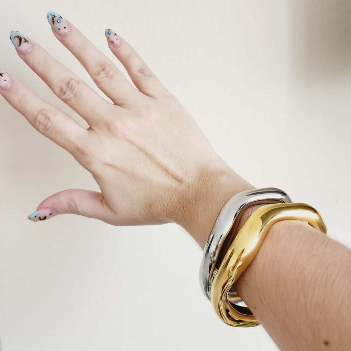 Bold waterproof bracelets, Fashion Gold Titanium Steel U-shaped Horseshoe Buckle Bracelet, Shoehorse Gold Cuban Bangle, 14k Shoe horse bangle, Bracelet for Women women, 7mm Wide 18K Gold Plated Diamond Cut Curb Chain Bracelets for Women, Hip Hop14K Gold Plated Finished Miami Cuban Link, electroplated the 14K gold bracelet, Tarnish free bold bracelet, 15mm Miami Curb Cuban Link Chain Bracelet 24k Real Gold Plated, Lifetime Jewelry, waterproof Gold Plated Bracelet, sustainable jewelry, sustainable bracelet