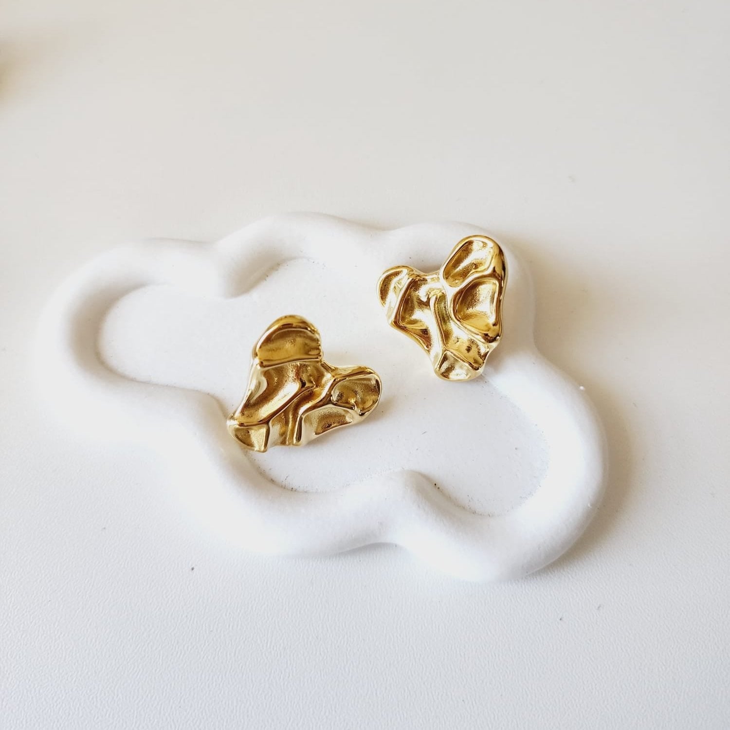 self love jewelry, self love earrings, hearts silver earrings, hearts silver medium earrings, Silver classy earrings, hearts earrings, self love earrings, silver chunky hearts earrings, two tones chunky earrings, hypoallergenic earrings, two tone everyday hoops, 18k gold plated earrings, Waterproof earrings, Silver and gold earrings, Durable earrings, Elegant earrings, Timeless design, aesthetic earrings, timeless earrings, Stylish jewelry, stylish earrings, Versatile jewelry, Bold Earrings, chunky earrings