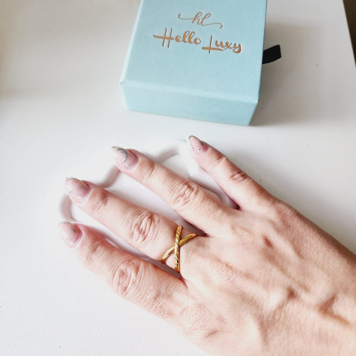 Hug adjustable Ring, geometric gold ring, Dainty X ring, Adjustable bold ring, Adjustable Gold ring Delicate and simple ring, chunky star ring, green gold ring, waterproof ring, hypoallergenic ring, untarnish ring, anti tarnish ring, anillo de estrellas, Water Resistant Jewelry