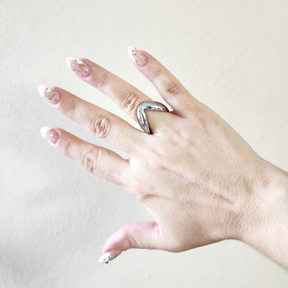 Bold Double Bubble glossy Ring, Chunky ring, Double tone bold ring, bold ring, bold double tone ring, valentine gift, jewelry gift for valentines, love ring, love jewelry, gift for wife, gift for friend, friendship gifts, self love ring, amor propio anillo, anillo de corazon, waterproof ring, waterproof jewelry, timeless jewelry, timeless ring, gift for girlfriend, soulmate ring, elegant ring, classy ring, dainty ring, everyday ring, must have ring, must have jewelry