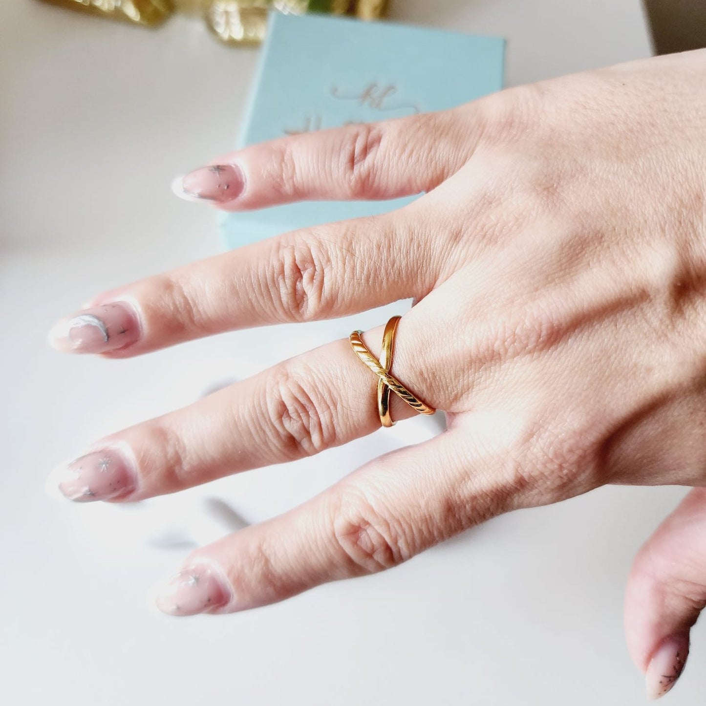 Hug adjustable Ring, geometric gold ring, Dainty X ring, Adjustable bold ring, Adjustable Gold ring Delicate and simple ring, chunky star ring, green gold ring, waterproof ring, hypoallergenic ring, untarnish ring, anti tarnish ring, anillo de estrellas, Water Resistant Jewelry