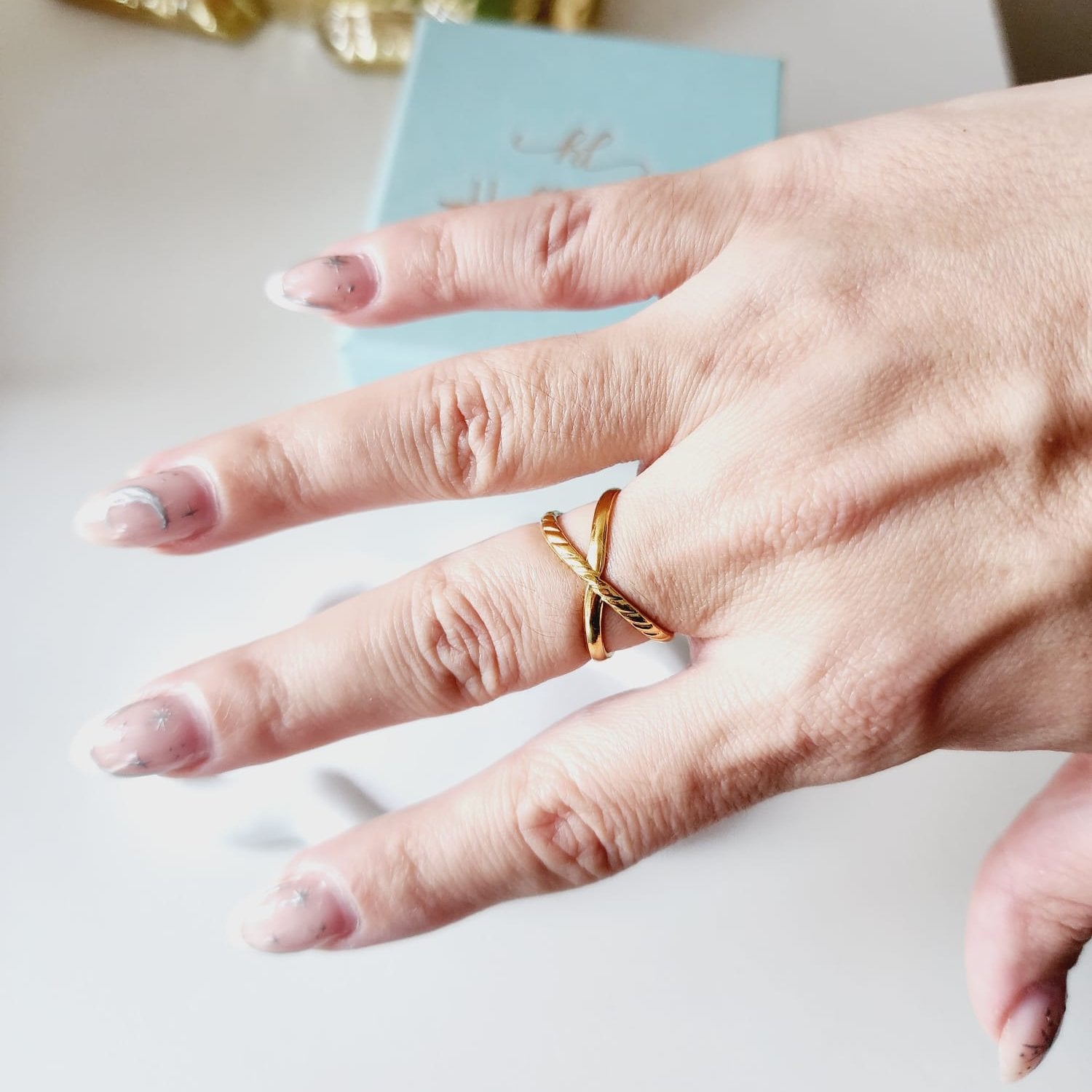 Hug adjustable Ring, geometric gold ring, Dainty X ring, Adjustable bold ring, Adjustable Gold ring Delicate and simple ring, chunky star ring, green gold ring, waterproof ring, hypoallergenic ring, untarnish ring, anti tarnish ring, anillo de estrellas, Water Resistant Jewelry