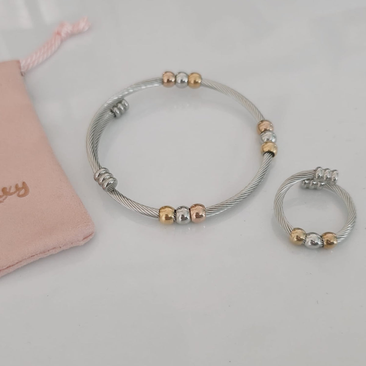 Two Tone Bracelets, Vintage two tone bracelets, Two tone Bangles, Solid Gold Bangles, Solid Silver Bangle, Textured bangles, classy two tone bangles, 18k waterproof bangles, 18k gold waterproof bangles, long lasting bracelets, long lasting vintage jewelry, christmas gift for her, timeless bracelets, timeless waterproof jewelry, ellie vail jewelry dupe, missoma jewelry dupe