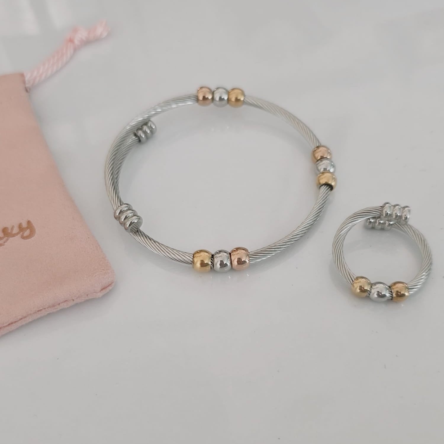 Two Tone Bracelets, Vintage two tone bracelets, Two tone Bangles, Solid Gold Bangles, Solid Silver Bangle, Textured bangles, classy two tone bangles, 18k waterproof bangles, 18k gold waterproof bangles, long lasting bracelets, long lasting vintage jewelry, christmas gift for her, timeless bracelets, timeless waterproof jewelry, ellie vail jewelry dupe, missoma jewelry dupe