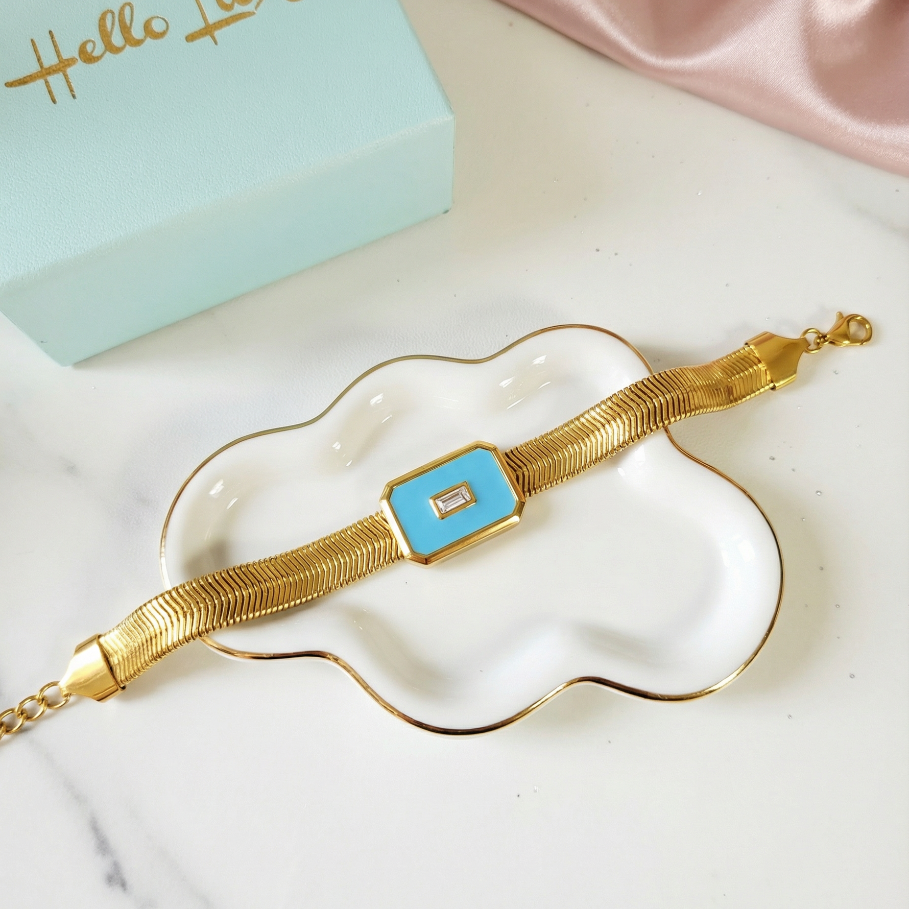 Blue geometric bracelet, Rectangular blue bracelet, blue snake Bracelet, Vintage bracelet, double tone jewelry, Water resistance Bracelet, Mesh silver bracelet, Vintage Jewelry, 
Cuban Bracelet, Vintage Bracelet, Paper Link Bracelet, Minimalist Jewelry, Minimalist Gift for her, religious gift, waterproof bracelet, Water resistant bracelet, Minimalist Gift

Minimalist Bracelet