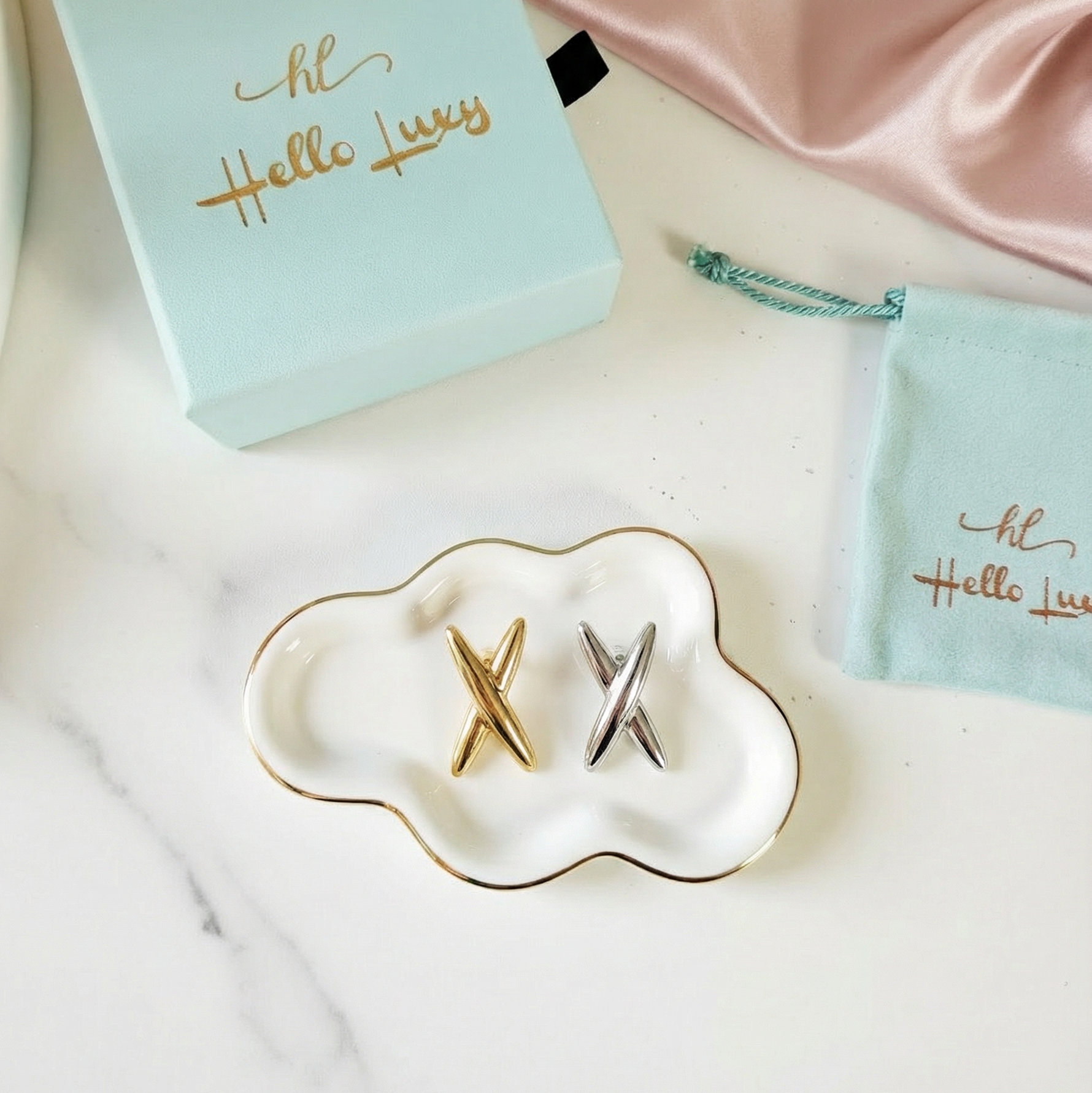 Geometric Earrings, Geometric Gold Earrings, Ex bold earrings, geometric bold earrings, 18k Gold Plated, Vintage Earrings, Geometric lightweight earrings, Hypoallergenic Earrings, Waterproof Earrings, water resistance jewelry, Vintage Earrings, Bold Earrings, Water Resistant Earrings, Tarnish Free Earrings, Vintage Style, Vintage Earrings,