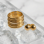 Bold interlink geometric ring, chunky golden ring, maximalism golden ring, chunky stackable ring, promise ring, bold heart ring, valentine gift, jewelry gift for valentines, love ring, love jewelry, gift for wife, gift for friend, friendship gifts, self love ring, amor propio anillo, anillo de corazon, waterproof ring, waterproof jewelry, timeless jewelry, timeless ring, gift for girlfriend, soulmate ring, elegant ring, classy ring, dainty ring, everyday ring, must have ring, must have jewelry