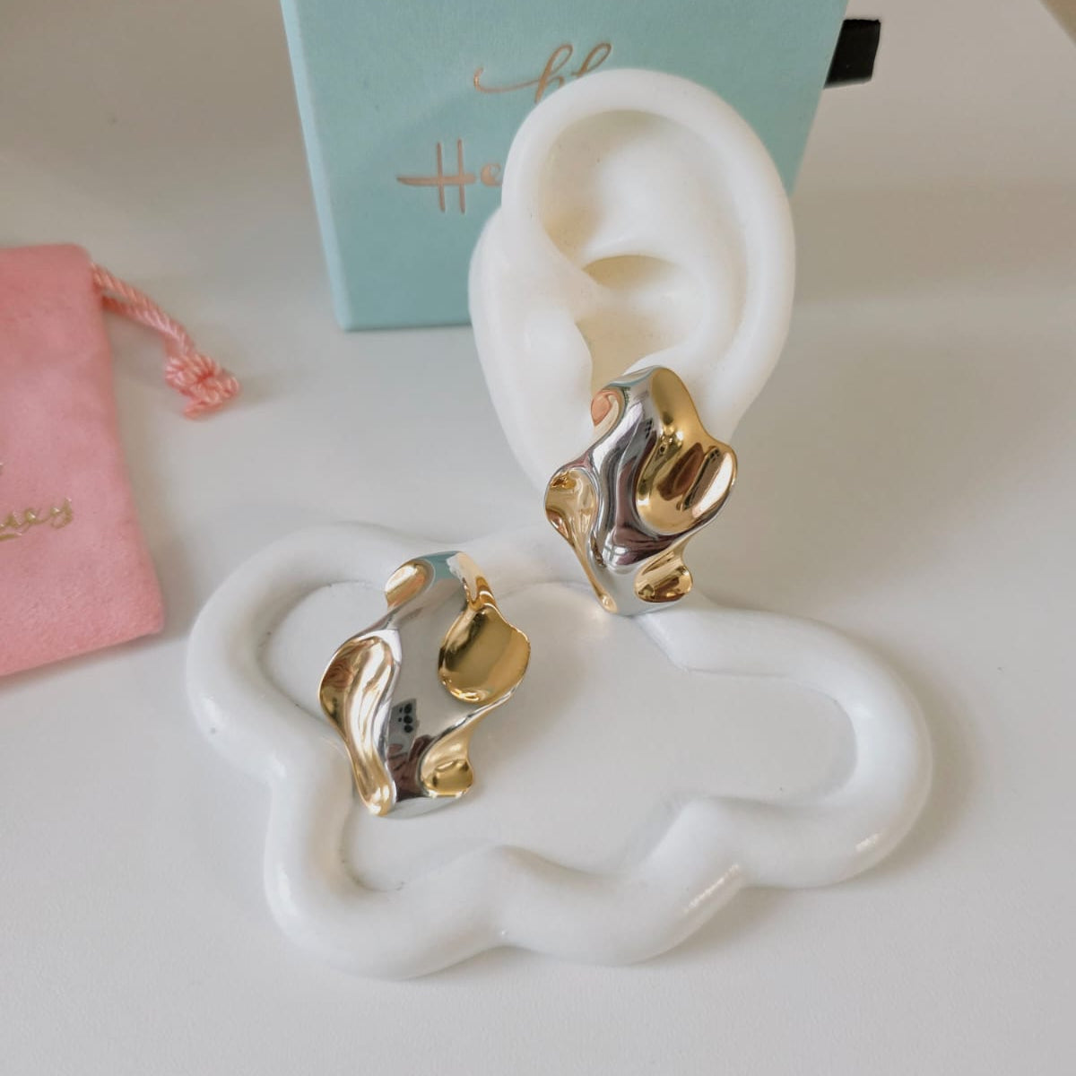 Bold two tone earrings, bold abstract two tone Earrings, Simple Ear hole free, Ear bone clip, gold ear bone clip, gold ear hole earrings, Water resistant gold hoops, tarnish free gold open hoops, Lightweight Chunky Open Hoops, 14k lightweight chunky hoops, 14k gold hoops, 14k Double tone hoops, 18k Gold Filled lightweight hoops, 18k Gold Filled hoops, classy gold hoops, bold gold hoops, chunky double tone hoops, chunky medium gold hoops, chunky medium double tone hoops