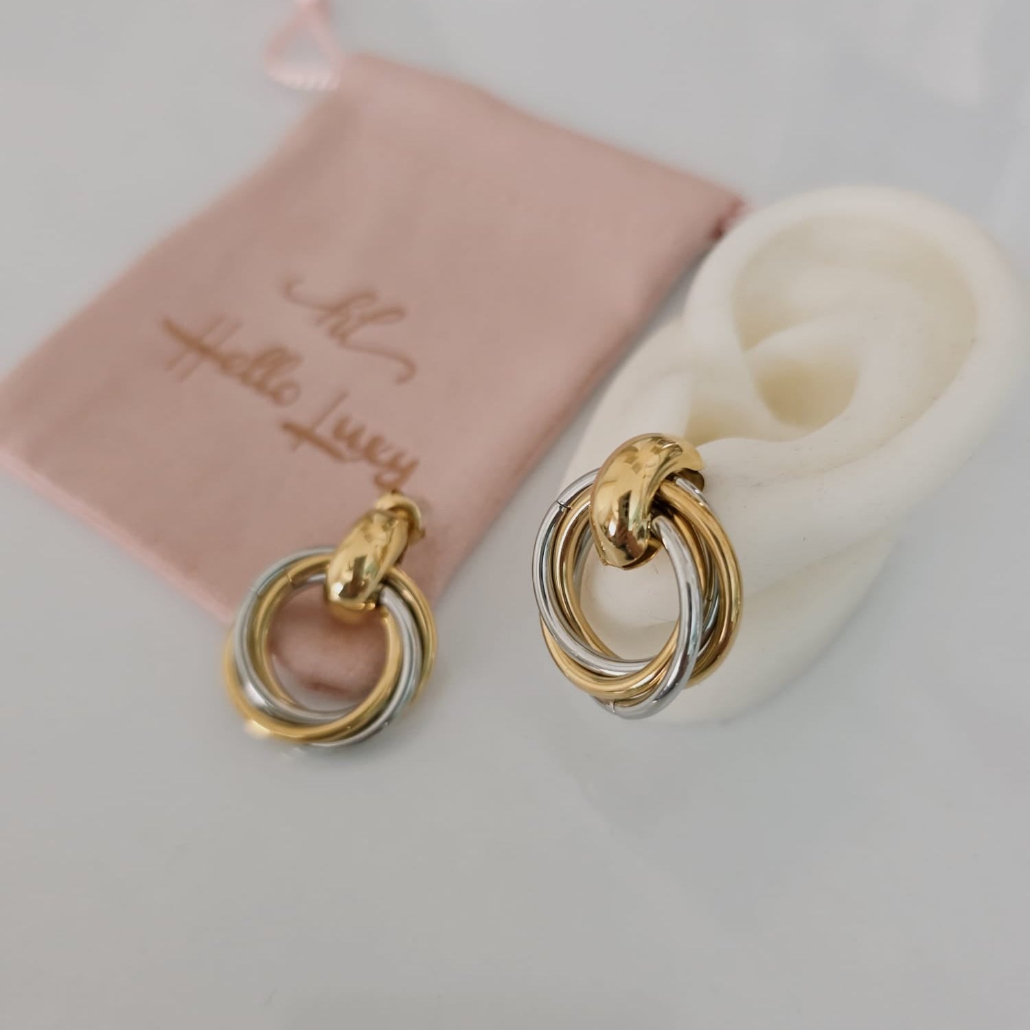 Vintage Bold two tone earrings, circular design earrings, bold abstract two tone Earrings, Simple Ear hole free, Ear bone clip, gold ear bone clip, gold ear hole earrings, Water resistant gold hoops, tarnish free gold open hoops, Lightweight Chunky Open Hoops, 14k lightweight chunky hoops, 14k gold hoops, 14k Double tone hoops, 18k Gold Filled lightweight hoops, 18k Gold Filled hoops, classy gold hoops, bold gold hoops, chunky double tone hoops, chunky medium gold hoops, chunky medium double tone hoops, 
